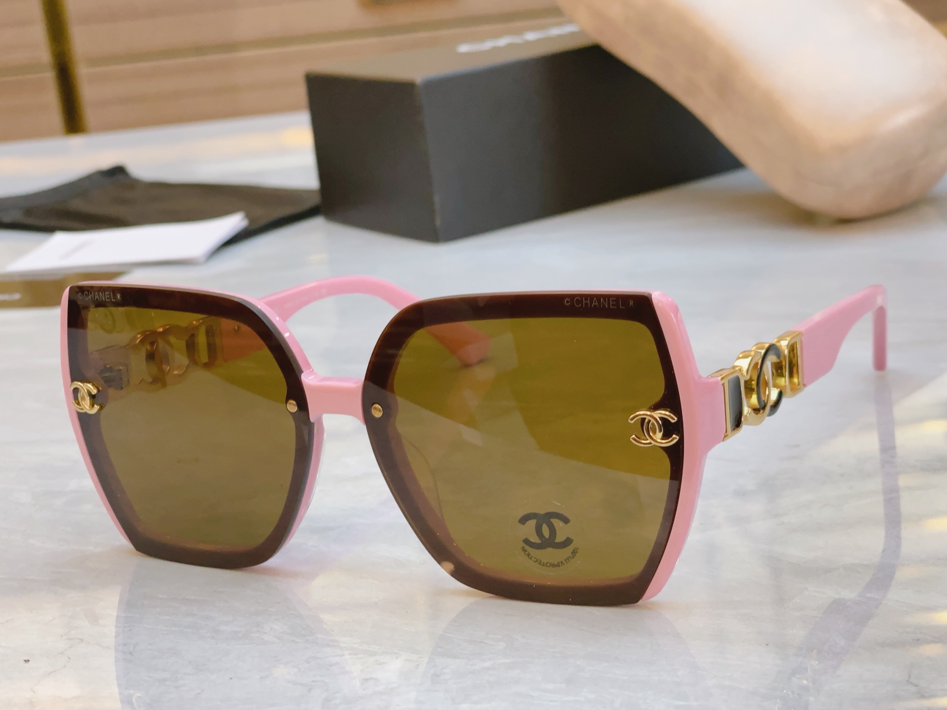 ，【CHANE*】香奈儿新款太阳镜🕶️🕶️，MODEL：CH0835，SIZE：56口13-145