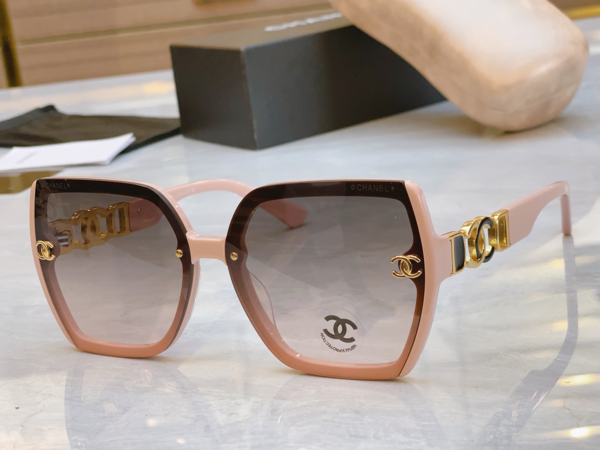 ，【CHANE*】香奈儿新款太阳镜🕶️🕶️，MODEL：CH0835，SIZE：56口13-145