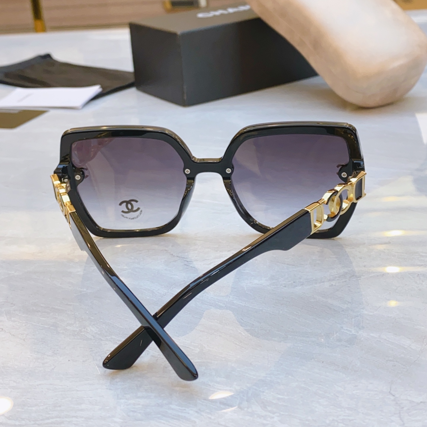 ，【CHANE*】香奈儿新款太阳镜🕶️🕶️，MODEL：CH0835，SIZE：56口13-145