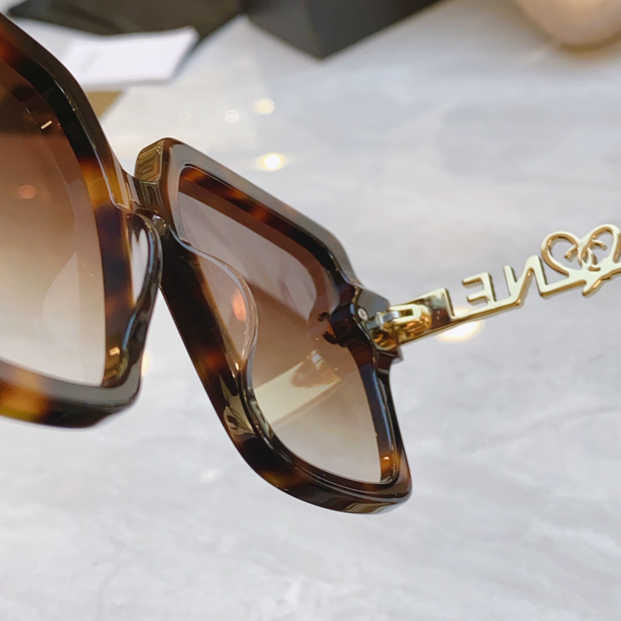 ，【CHANE*】香奈儿新款太阳镜🕶️🕶️，MODEL：CH74578，SIZE：54口18-145