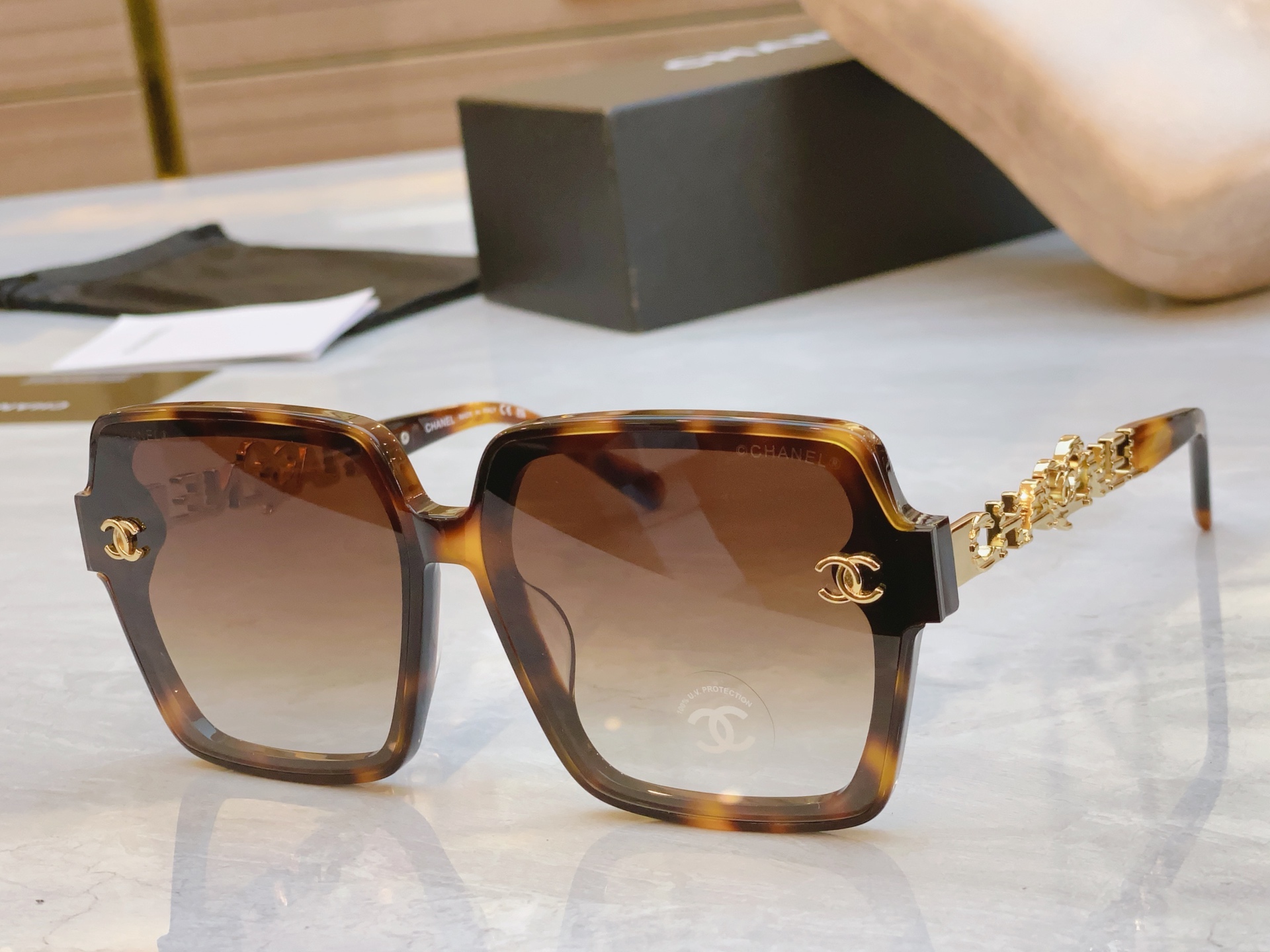 ，【CHANE*】香奈儿新款太阳镜🕶️🕶️，MODEL：CH74578，SIZE：54口18-145