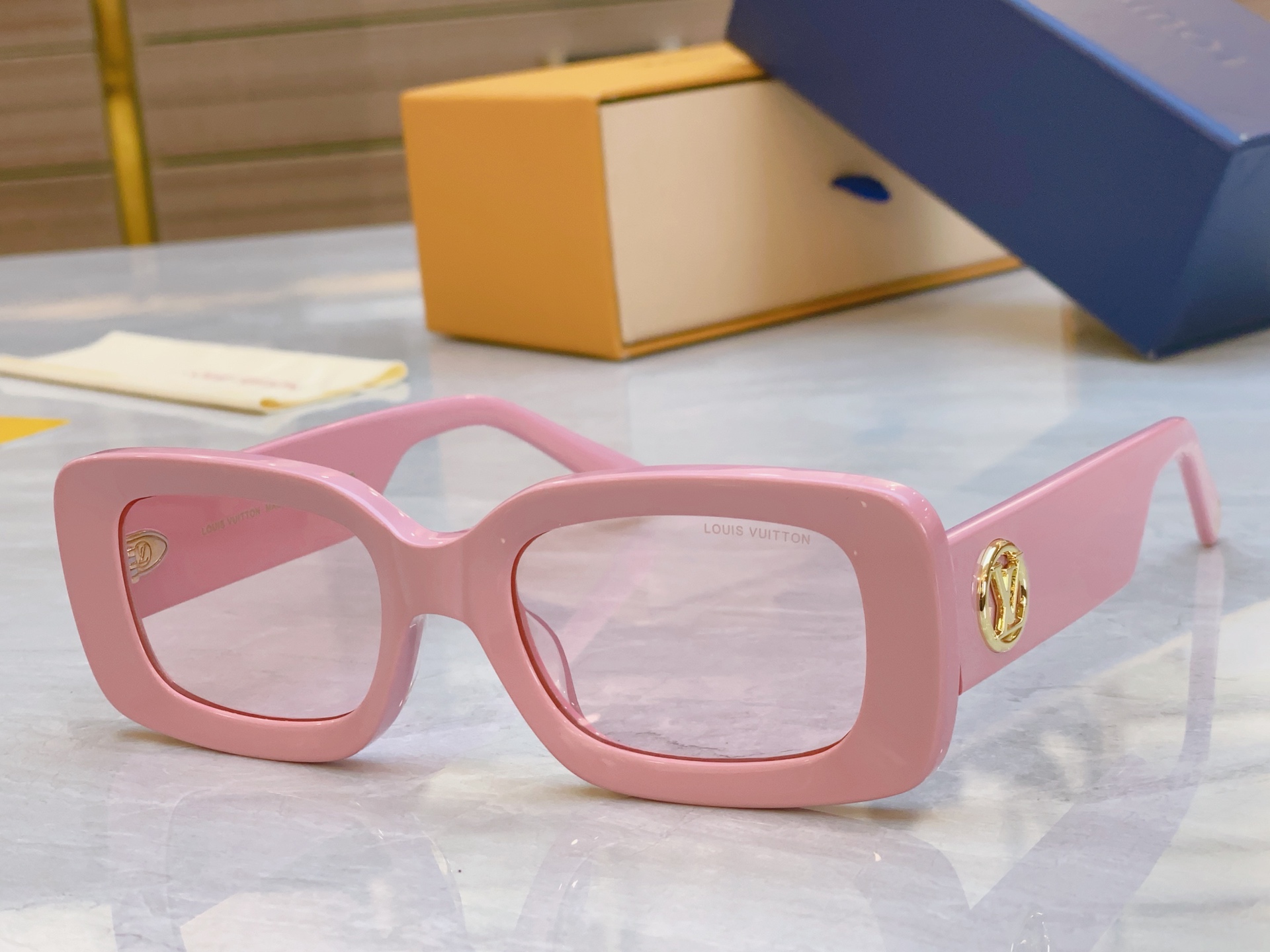 NO:254202,,【LOUIS VUITTO*】Louis Vuitton new sunglasses, MODELZ2421E, SIZE53-port 21-145 glasses sunglasses, glasses, louis vuitton, louis vuitton19860909,【LOUIS VUITTO*】路易*威登新款太阳镜,MODELZ2421E,SIZE53口21-145眼镜墨镜太阳镜,眼镜,louis vuitton,louis vuitton,glasses