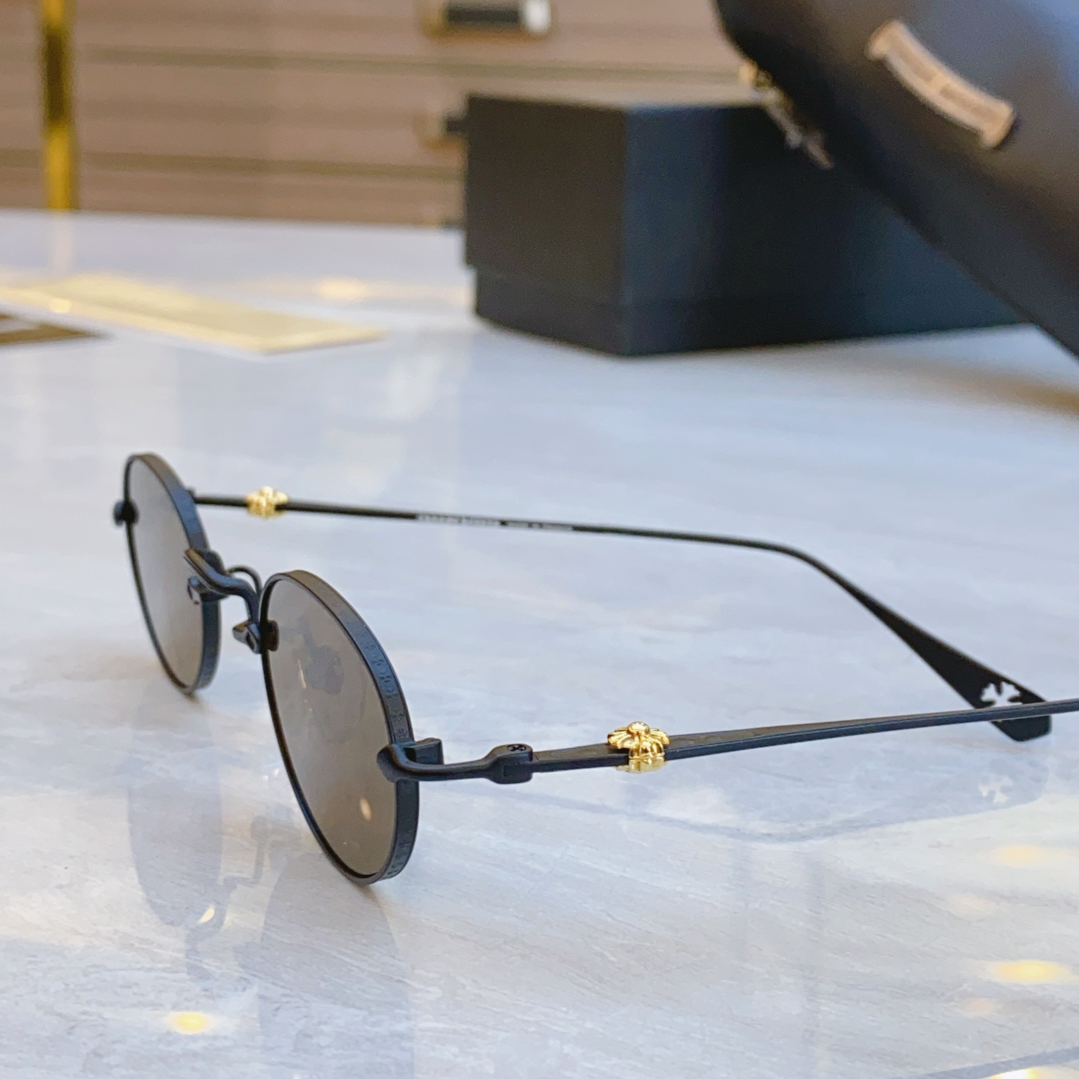 ，【CHROME HEART*】克罗*心新款太阳镜，MODEL：8911，SIZE：42口28-145