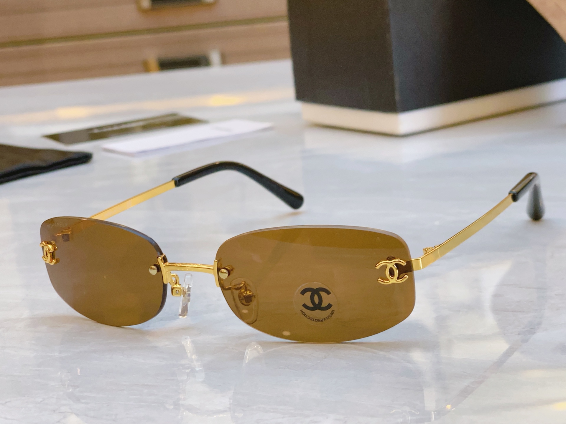 ，【CHANE*】香奈儿新款太阳镜🕶️🕶️，MODEL：CH4002，SIZE：54口18-135