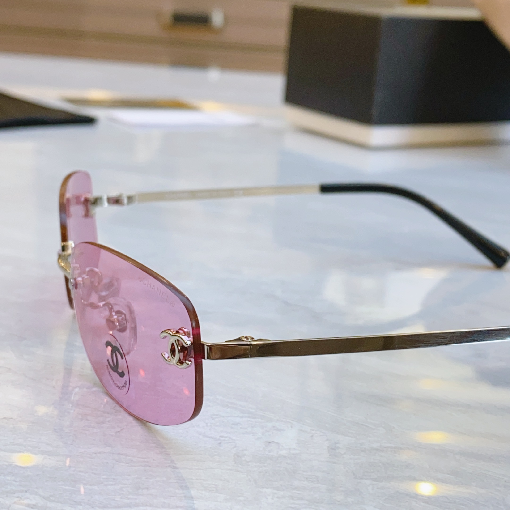 ，【CHANE*】香奈儿新款太阳镜🕶️🕶️，MODEL：CH4002，SIZE：54口18-135