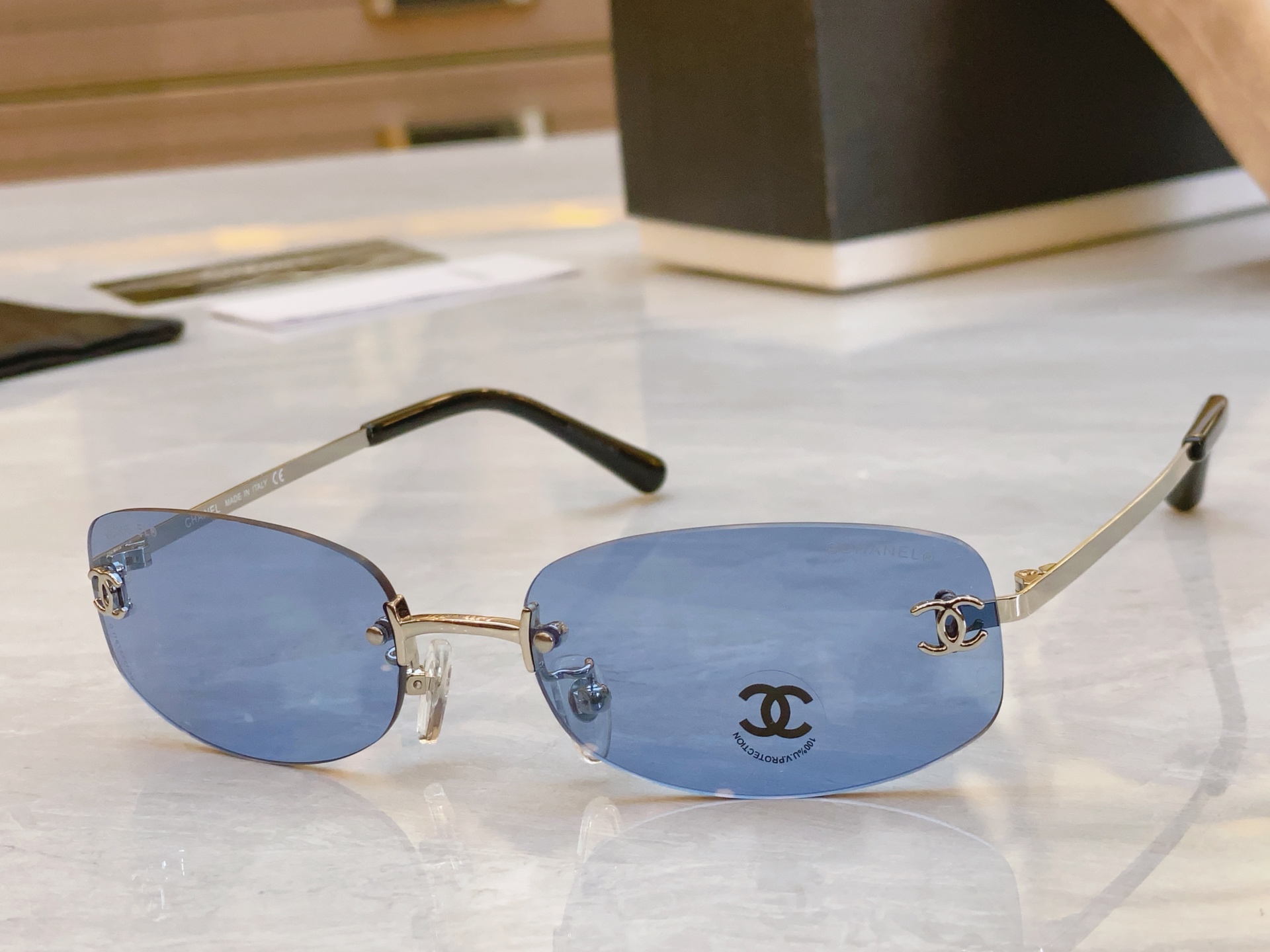 ，【CHANE*】香奈儿新款太阳镜🕶️🕶️，MODEL：CH4002，SIZE：54口18-135