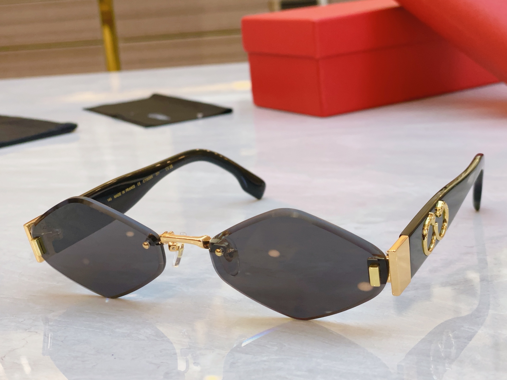 ，【CARTIE*】卡地*亚新款太阳镜，CT00638S，size 55口19-140