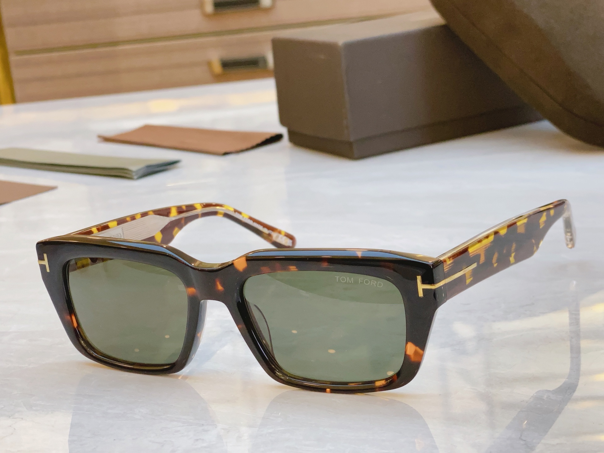 ，【TOM FOR*】汤姆*福特新款太阳镜🕶️，MODEL：FT1199，SIZE：55口19-145