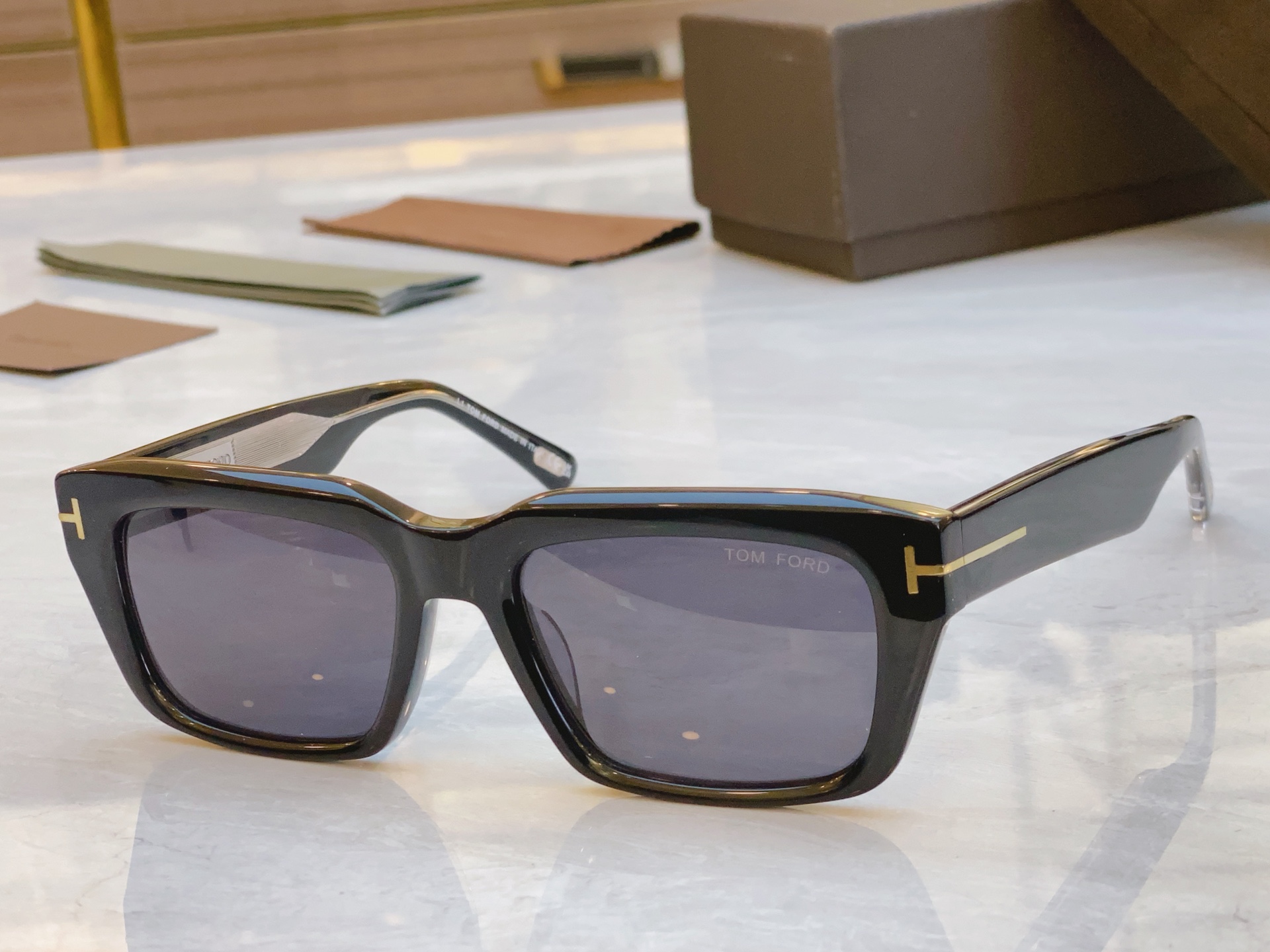 ，【TOM FOR*】汤姆*福特新款太阳镜🕶️，MODEL：FT1199，SIZE：55口19-145