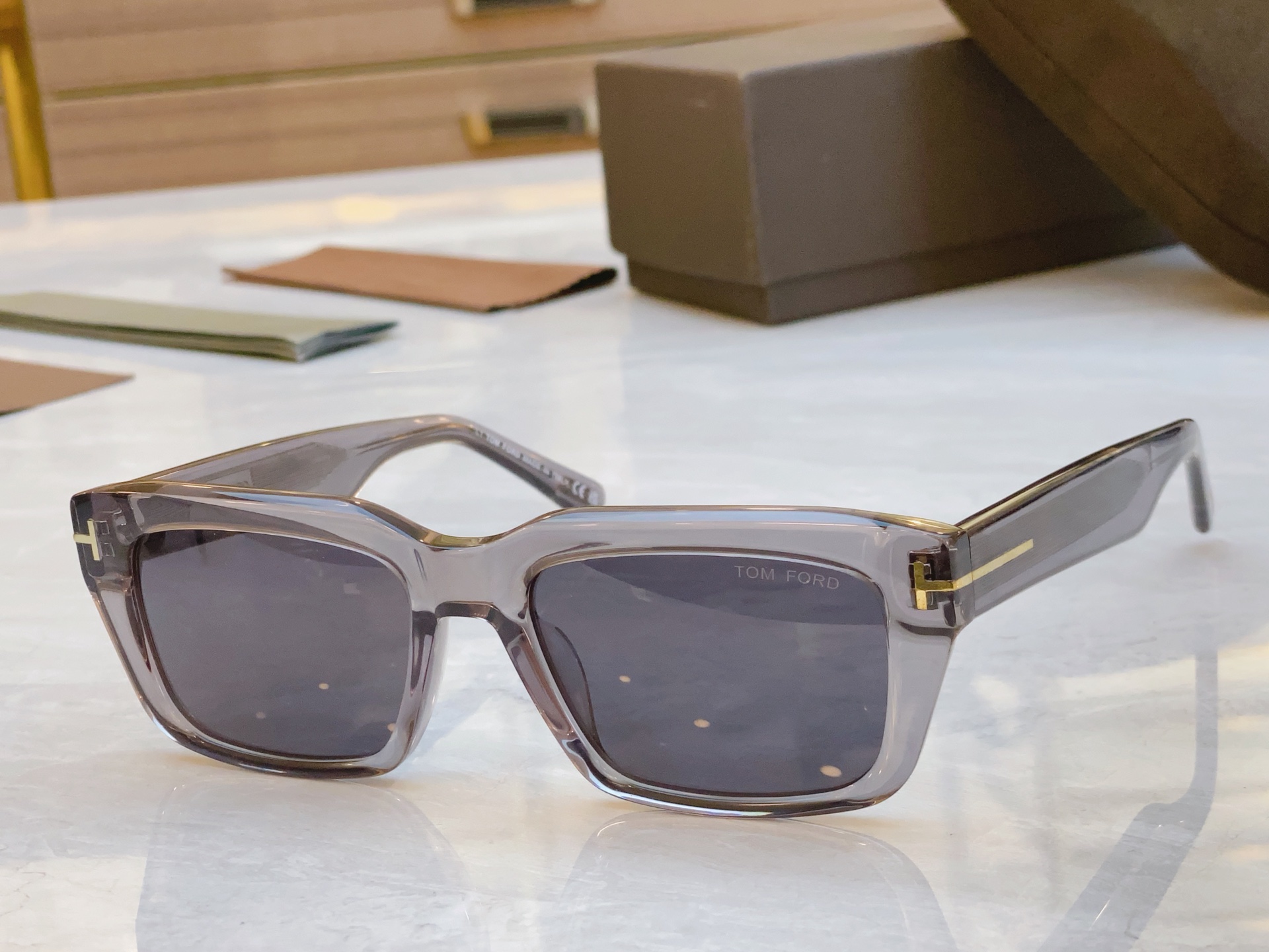，【TOM FOR*】汤姆*福特新款太阳镜🕶️，MODEL：FT1199，SIZE：55口19-145