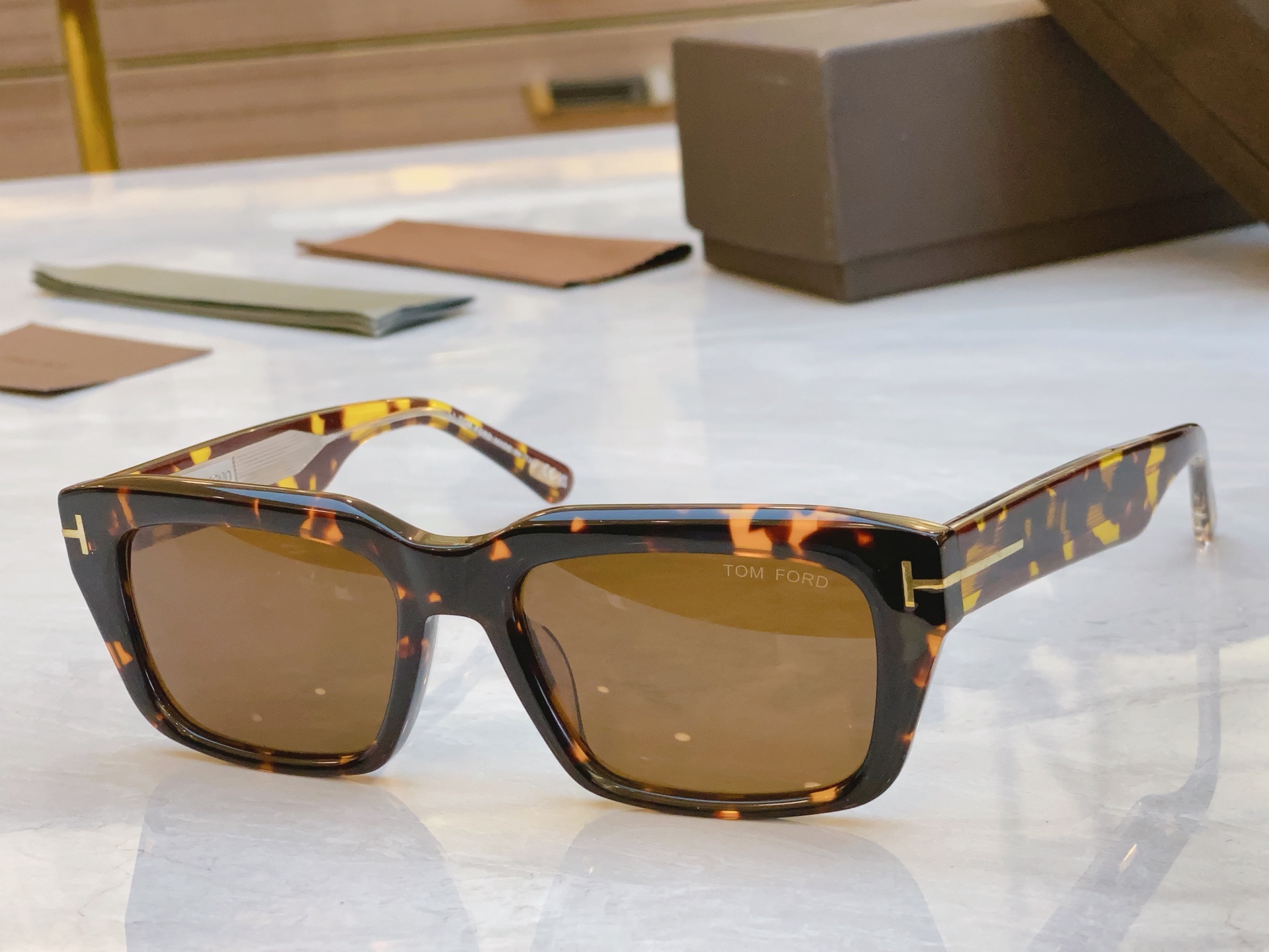 ，【TOM FOR*】汤姆*福特新款太阳镜🕶️，MODEL：FT1199，SIZE：55口19-145