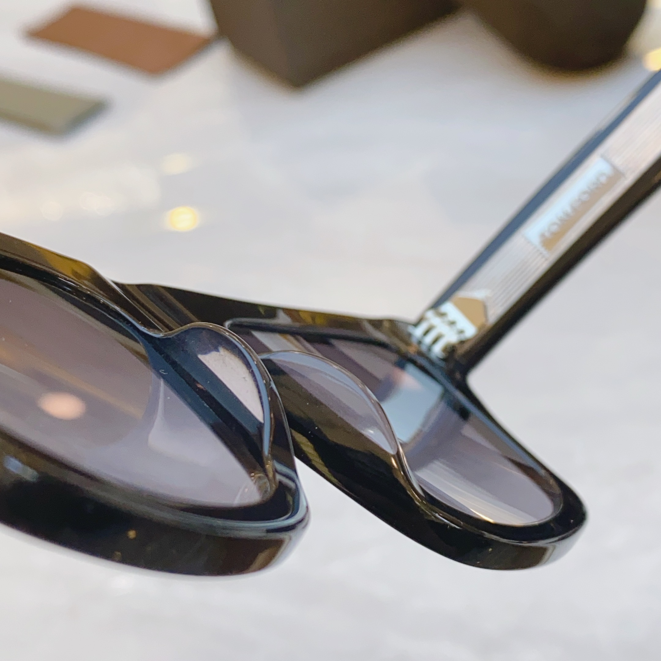 ，【TOM FOR*】汤姆*福特新款太阳镜🕶️，MODEL：FT1200，SIZE：53口21-145
