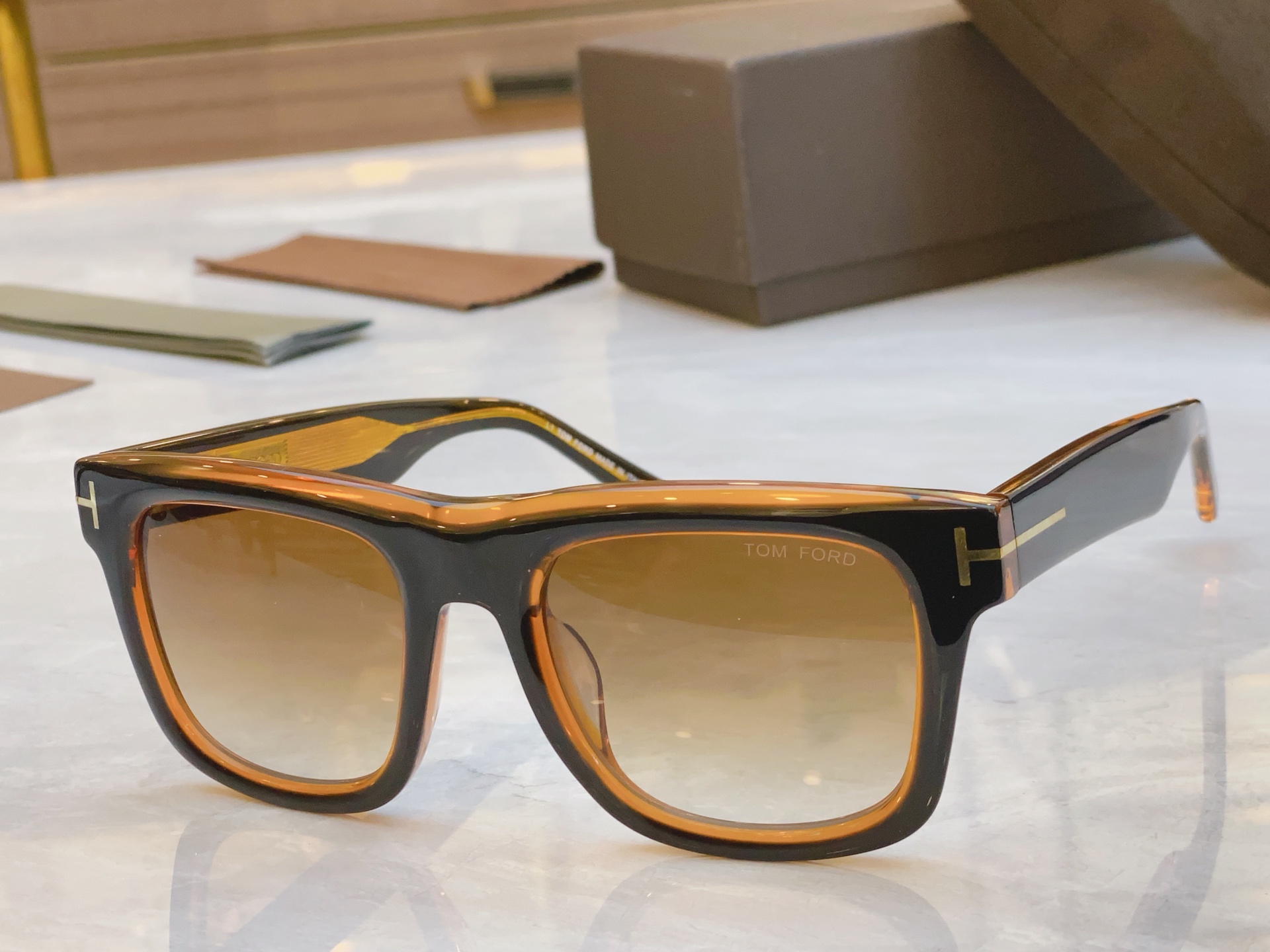 ，【TOM FOR*】汤姆*福特新款太阳镜🕶️，MODEL：FT1200，SIZE：53口21-145