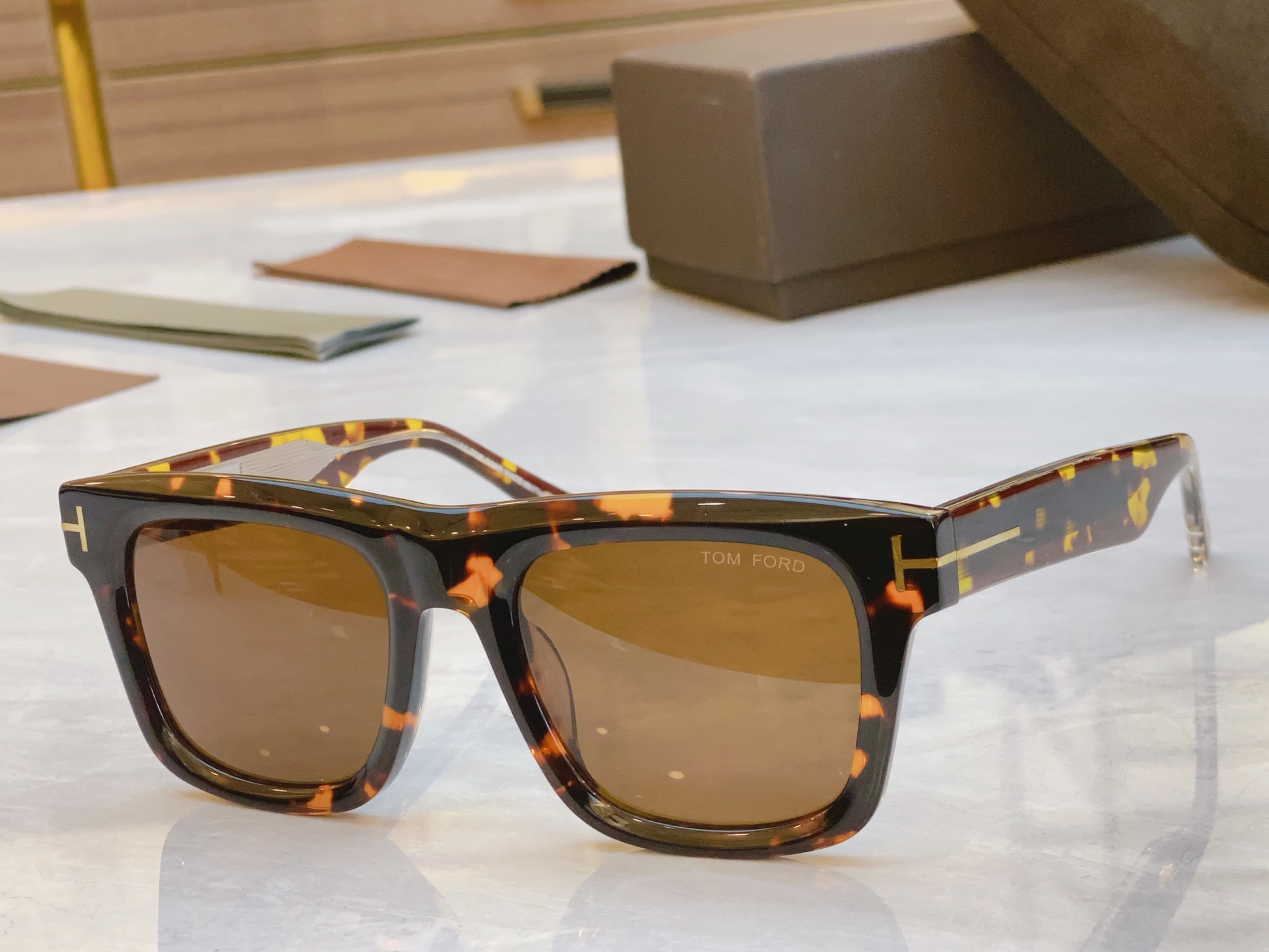 ，【TOM FOR*】汤姆*福特新款太阳镜🕶️，MODEL：FT1200，SIZE：53口21-145