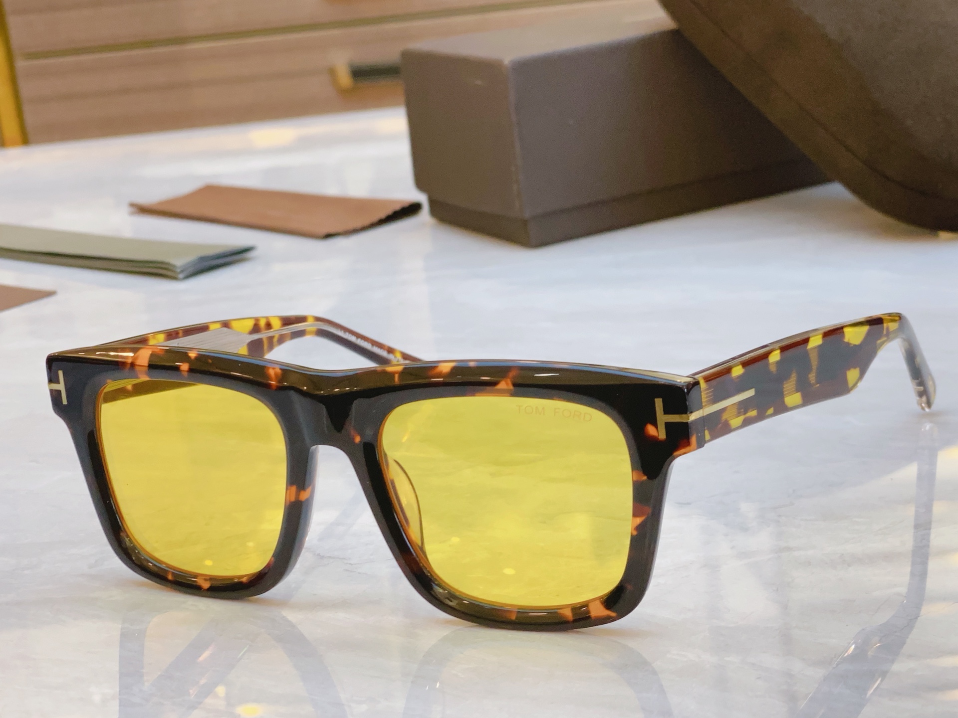 ，【TOM FOR*】汤姆*福特新款太阳镜🕶️，MODEL：FT1200，SIZE：53口21-145