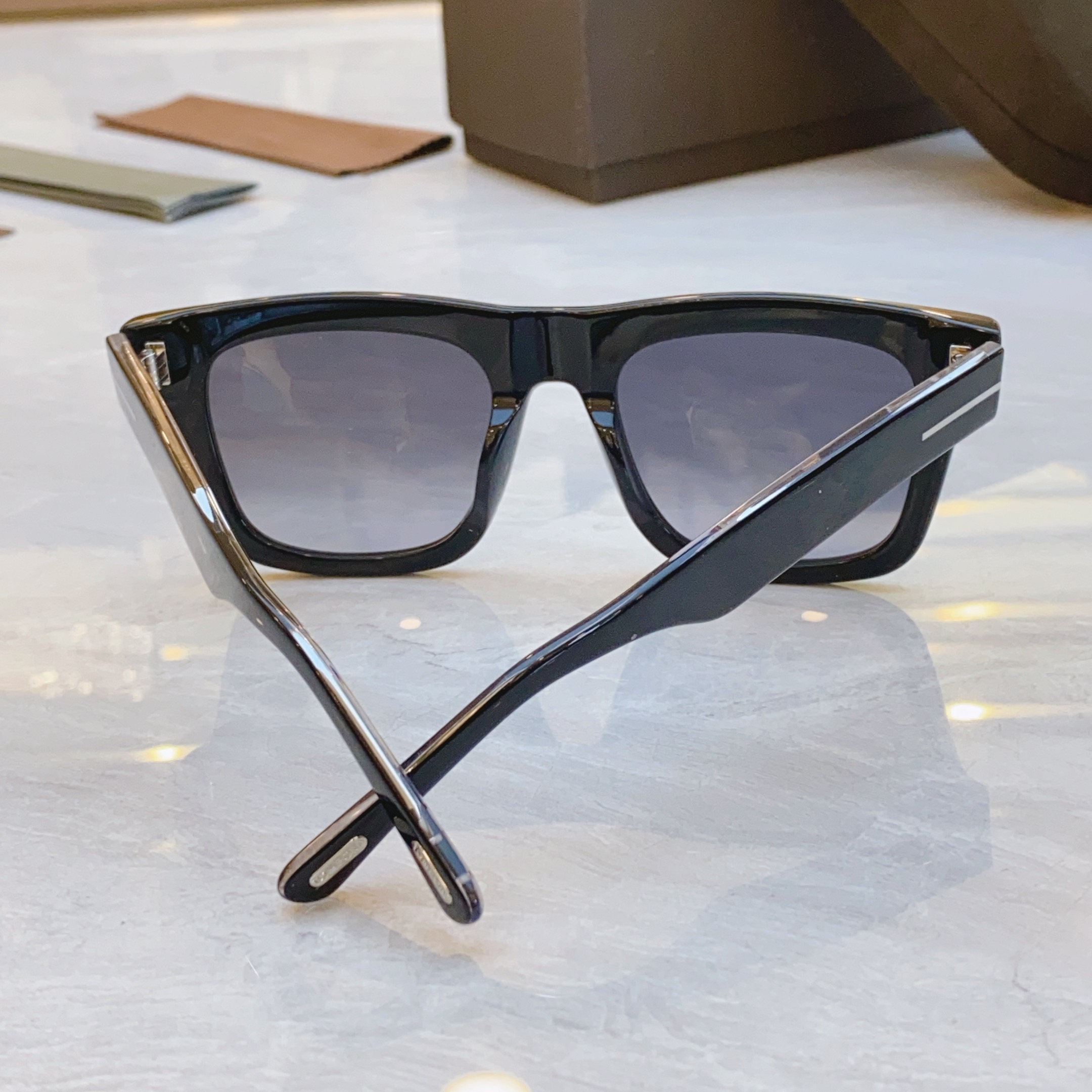 ，【TOM FOR*】汤姆*福特新款太阳镜🕶️，MODEL：FT1200，SIZE：53口21-145
