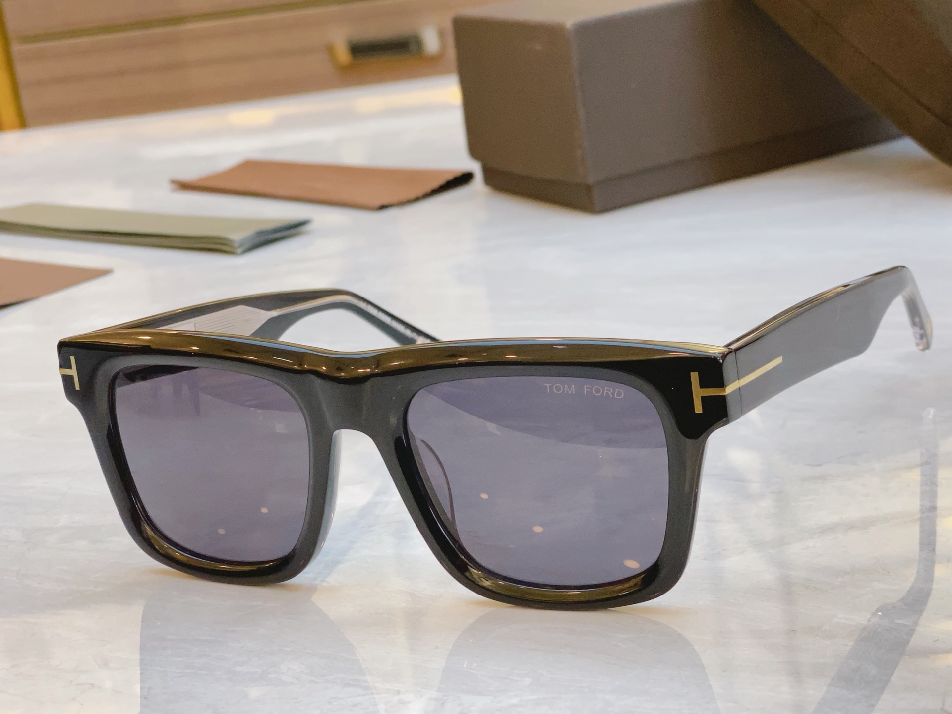 ，【TOM FOR*】汤姆*福特新款太阳镜🕶️，MODEL：FT1200，SIZE：53口21-145