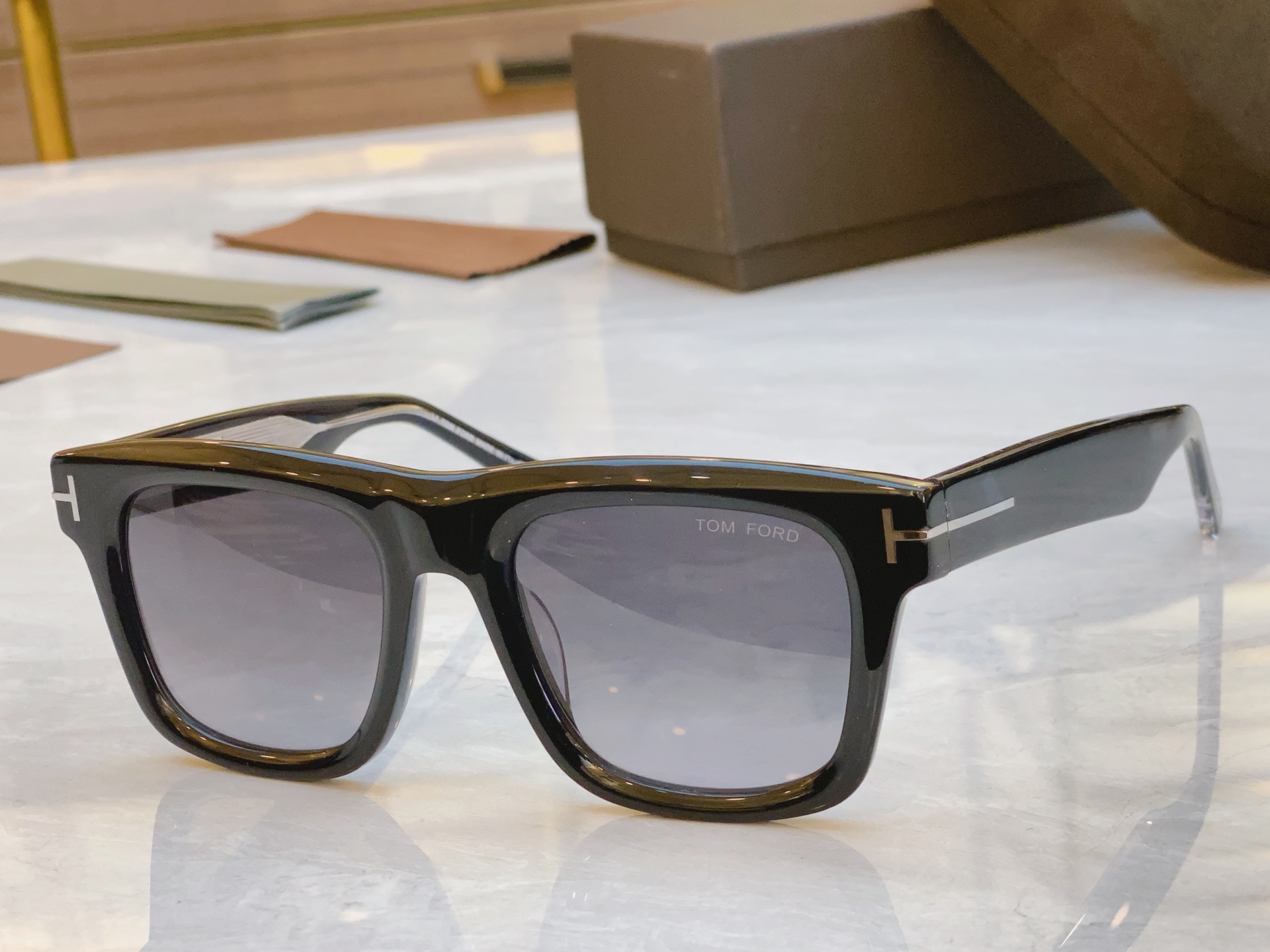 ，【TOM FOR*】汤姆*福特新款太阳镜🕶️，MODEL：FT1200，SIZE：53口21-145