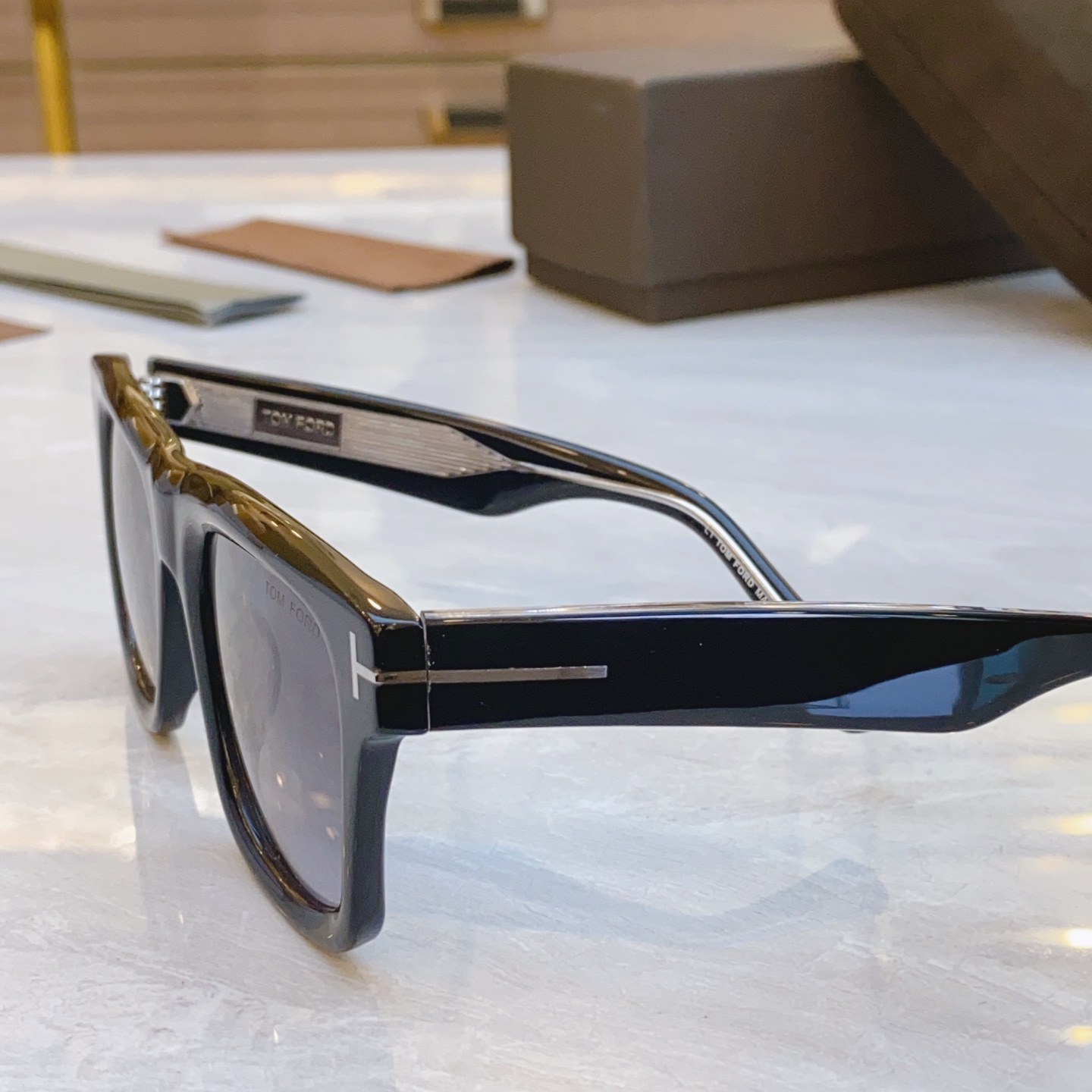 ，【TOM FOR*】汤姆*福特新款太阳镜🕶️，MODEL：FT1200，SIZE：53口21-145