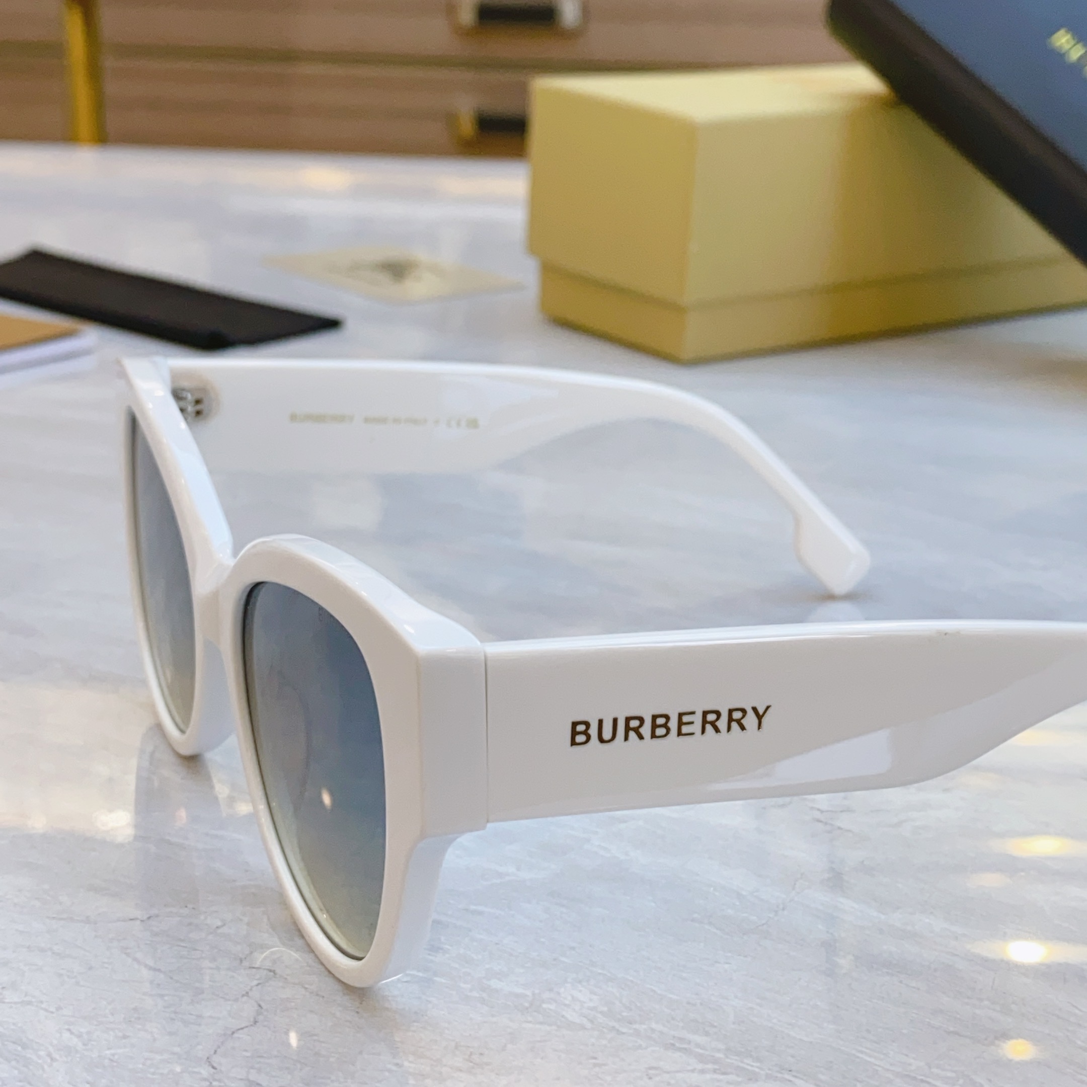 ，【BURBERR*】巴宝*莉新款光学架。MODEL：BE4294，SIZE：54口19-145