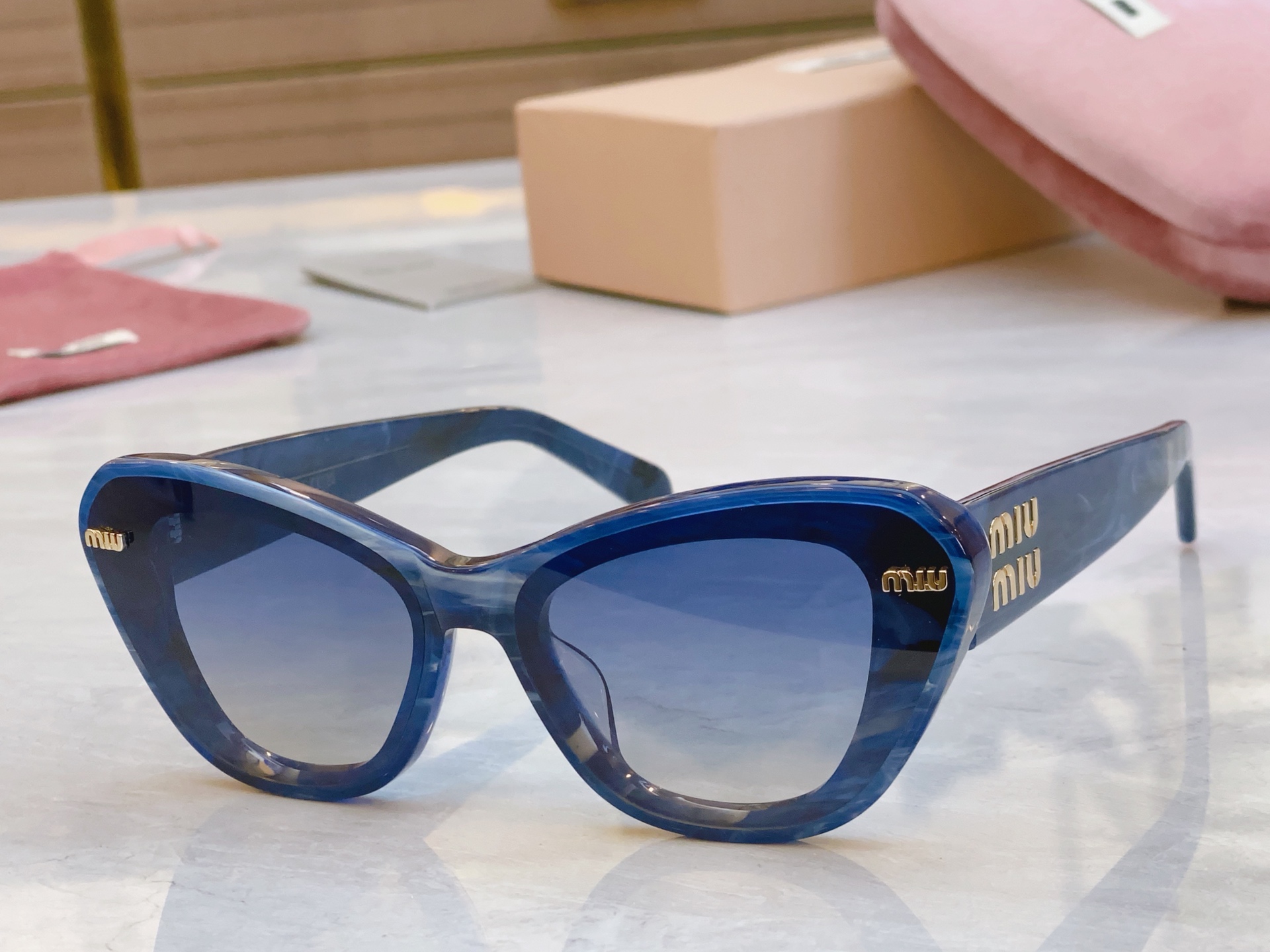 ，【MIUMI*】缪*缪新款太阳镜，ModMU 14KS，SIZE63-15-145