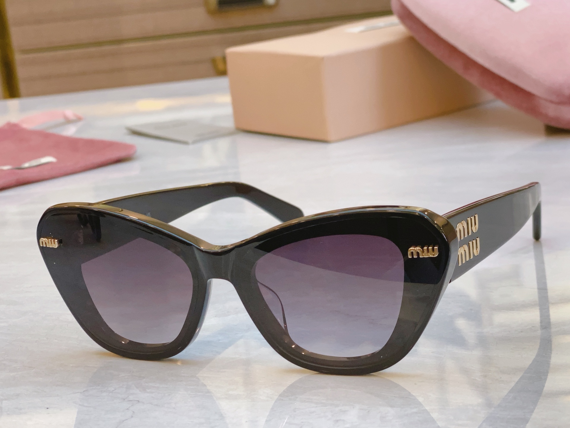 ，【MIUMI*】缪*缪新款太阳镜，ModMU 14KS，SIZE63-15-145