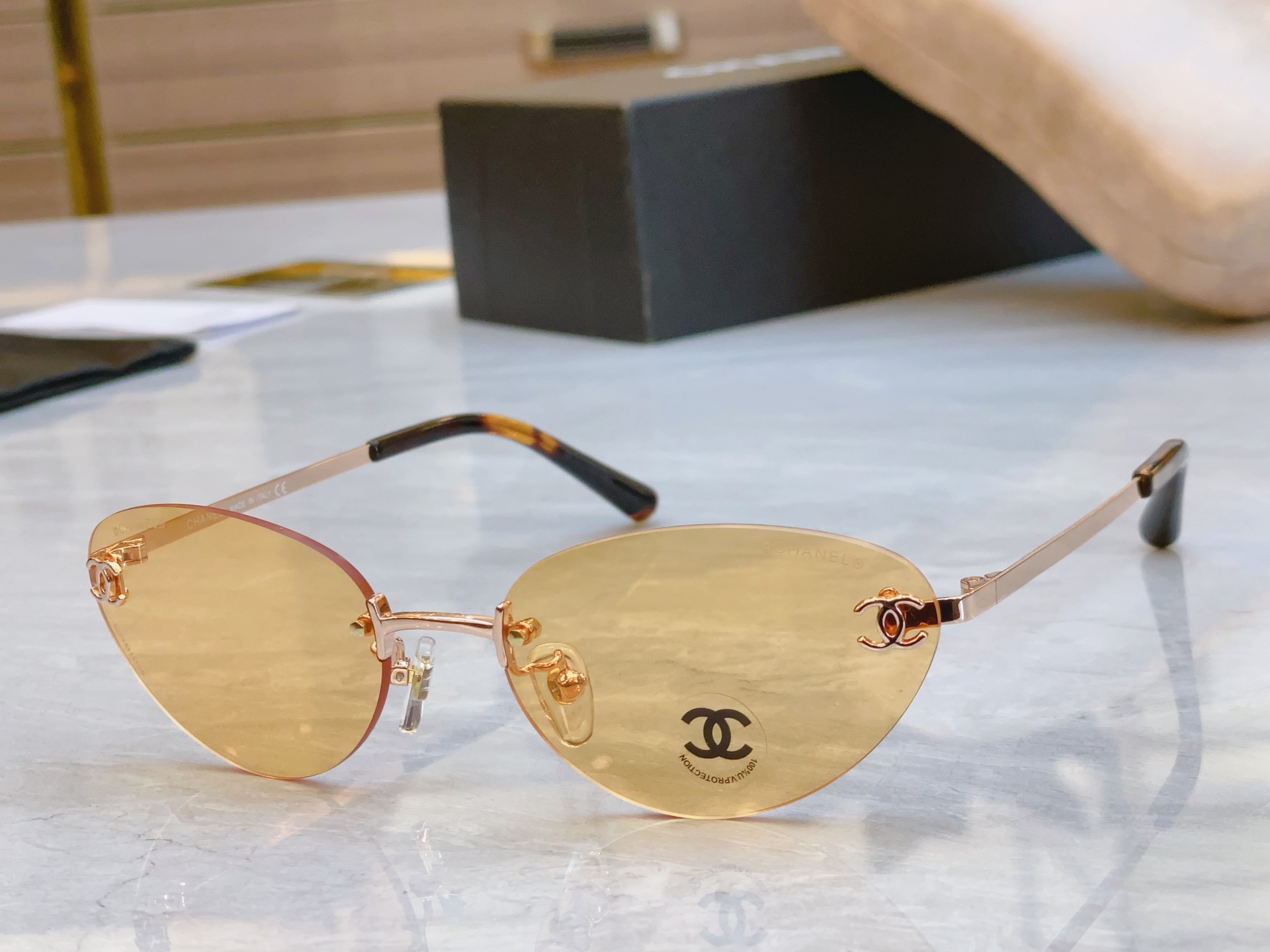 ，【CHANE*】香奈儿新款太阳镜🕶️🕶️，MODEL：CH4003，SIZE：55口16-135