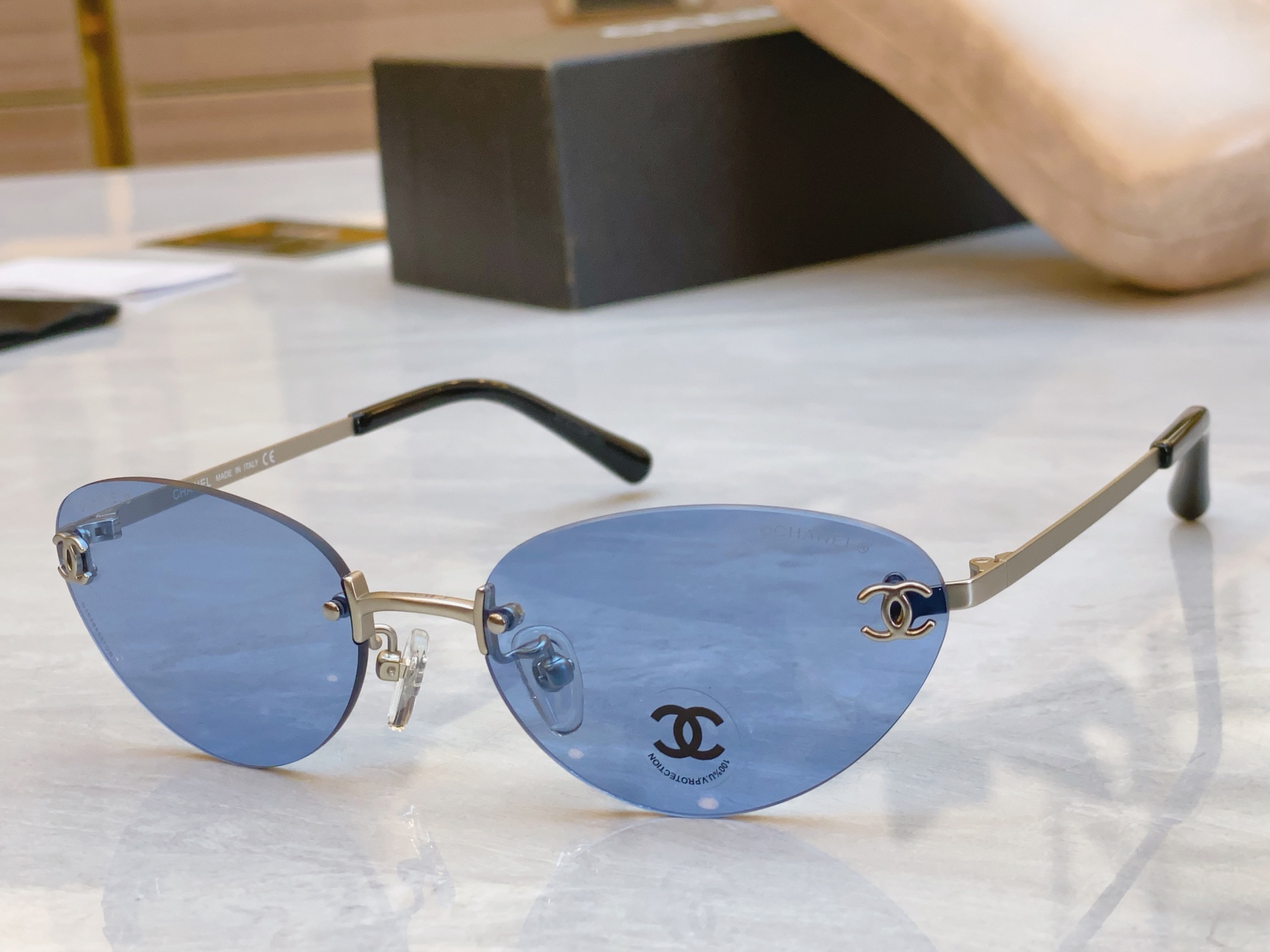 ，【CHANE*】香奈儿新款太阳镜🕶️🕶️，MODEL：CH4003，SIZE：55口16-135
