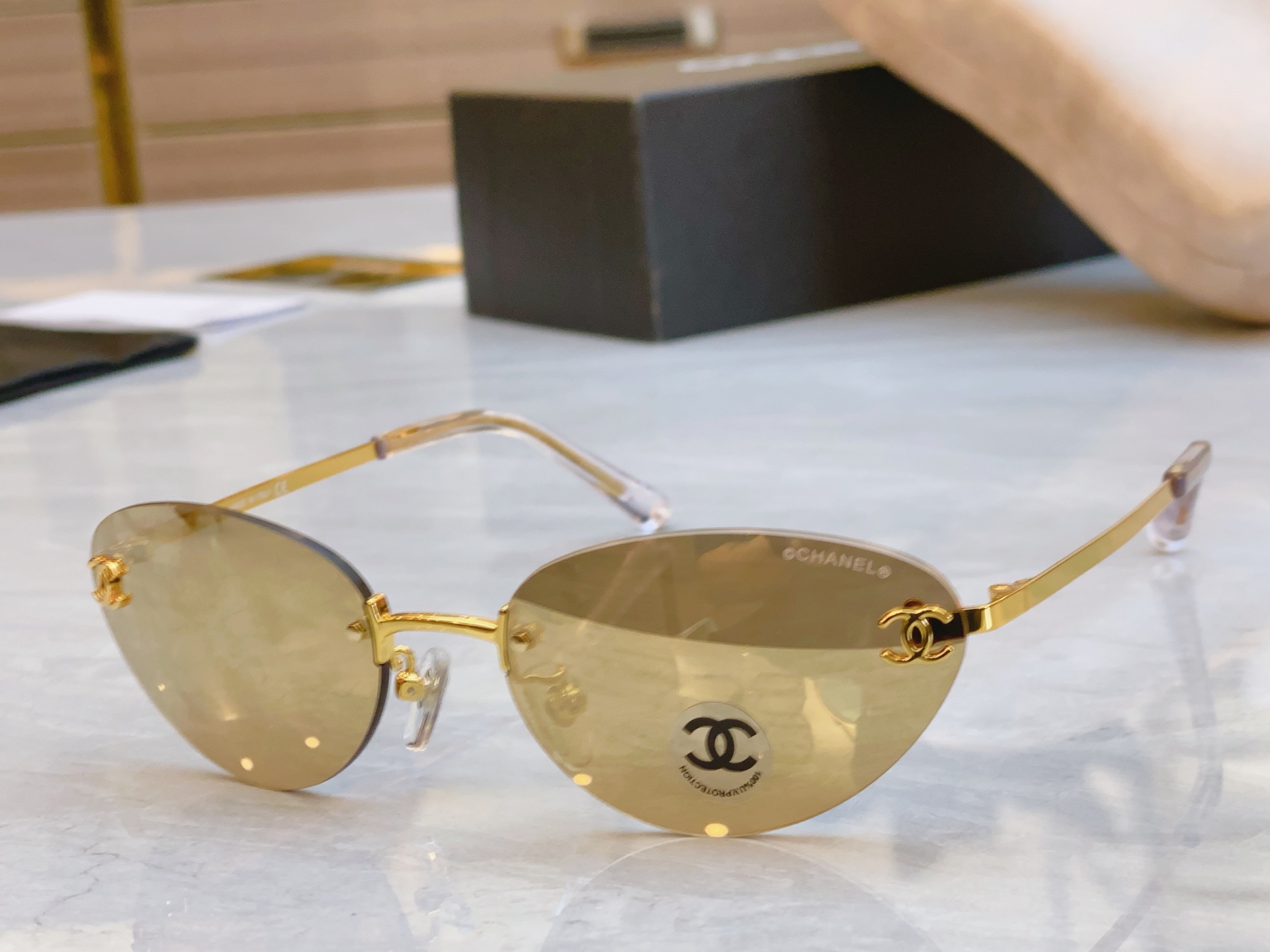 ，【CHANE*】香奈儿新款太阳镜🕶️🕶️，MODEL：CH4003，SIZE：55口16-135