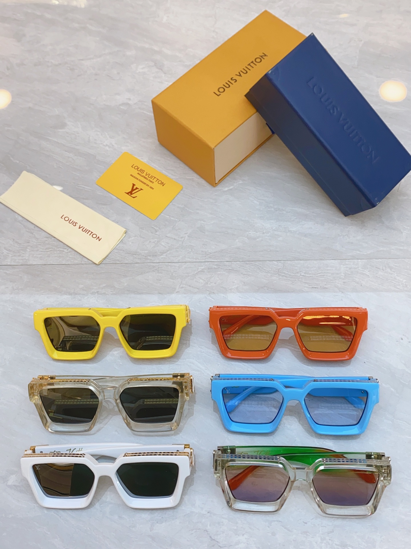 ，【LOUIS VUITTO*】路易*威登新款太阳镜，MODEL：M96006WN，SIZE：56口17