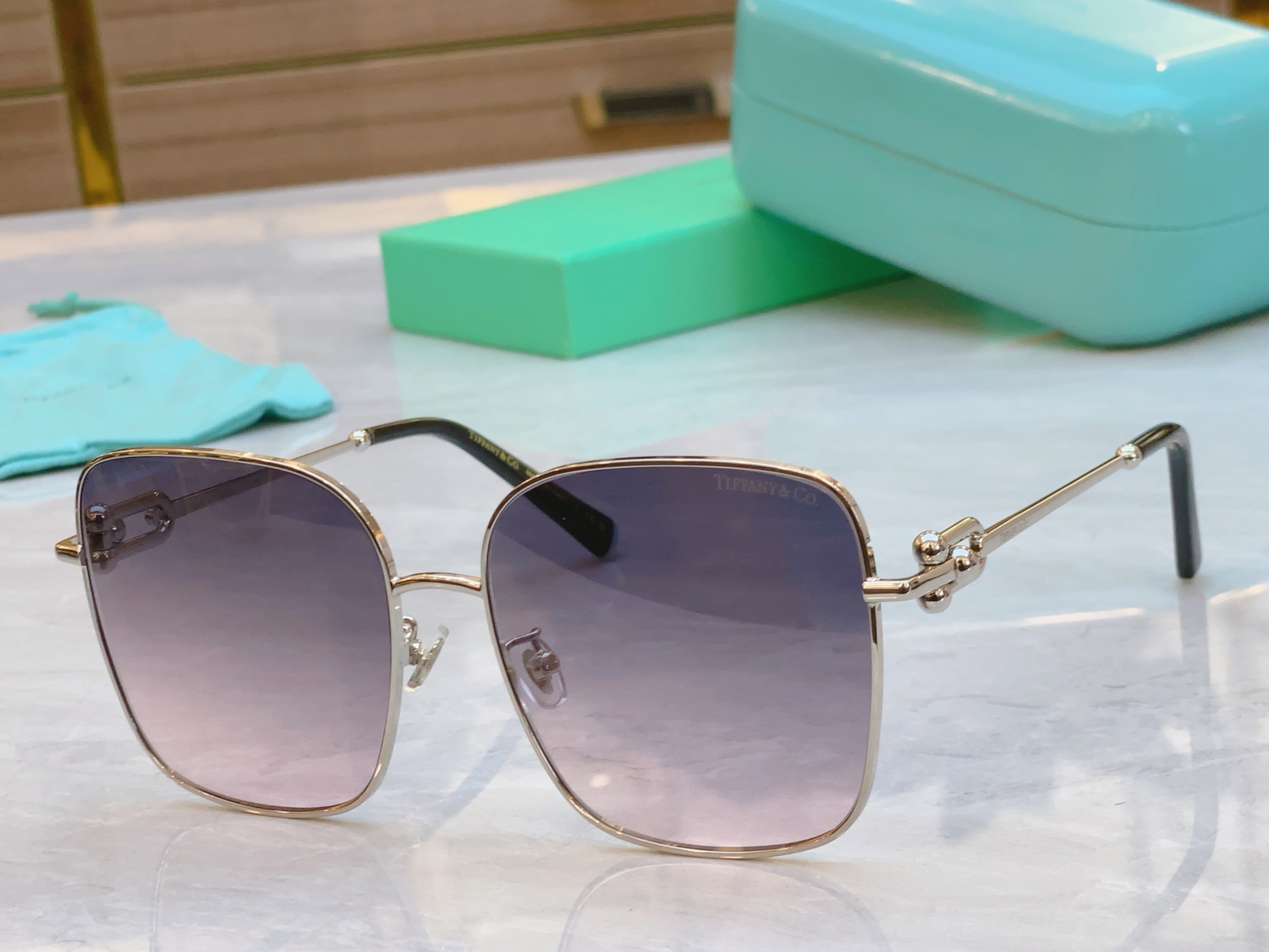 ，【Tiffany & Co.】蒂芙*尼新款太阳镜🕶️，Mod：TF3094，Size：50口24-14