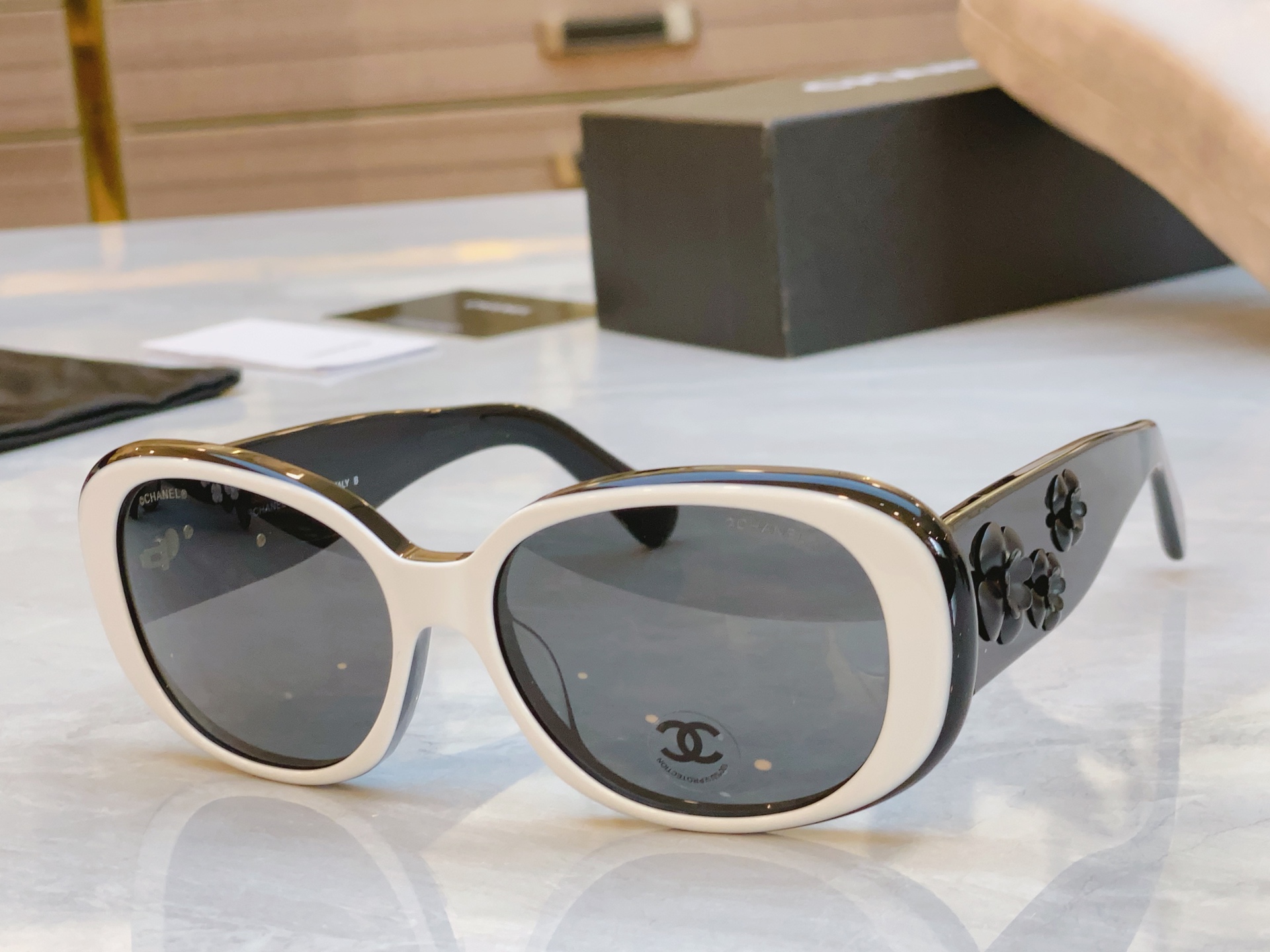 ，【CHANE*】香奈儿新款太阳镜🕶️🕶️，MODEL：CH5113，SIZE：56口16-130
