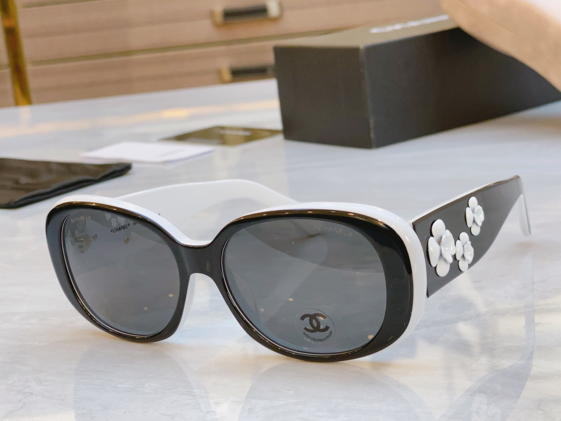 ，【CHANE*】香奈儿新款太阳镜🕶️🕶️，MODEL：CH5113，SIZE：56口16-130