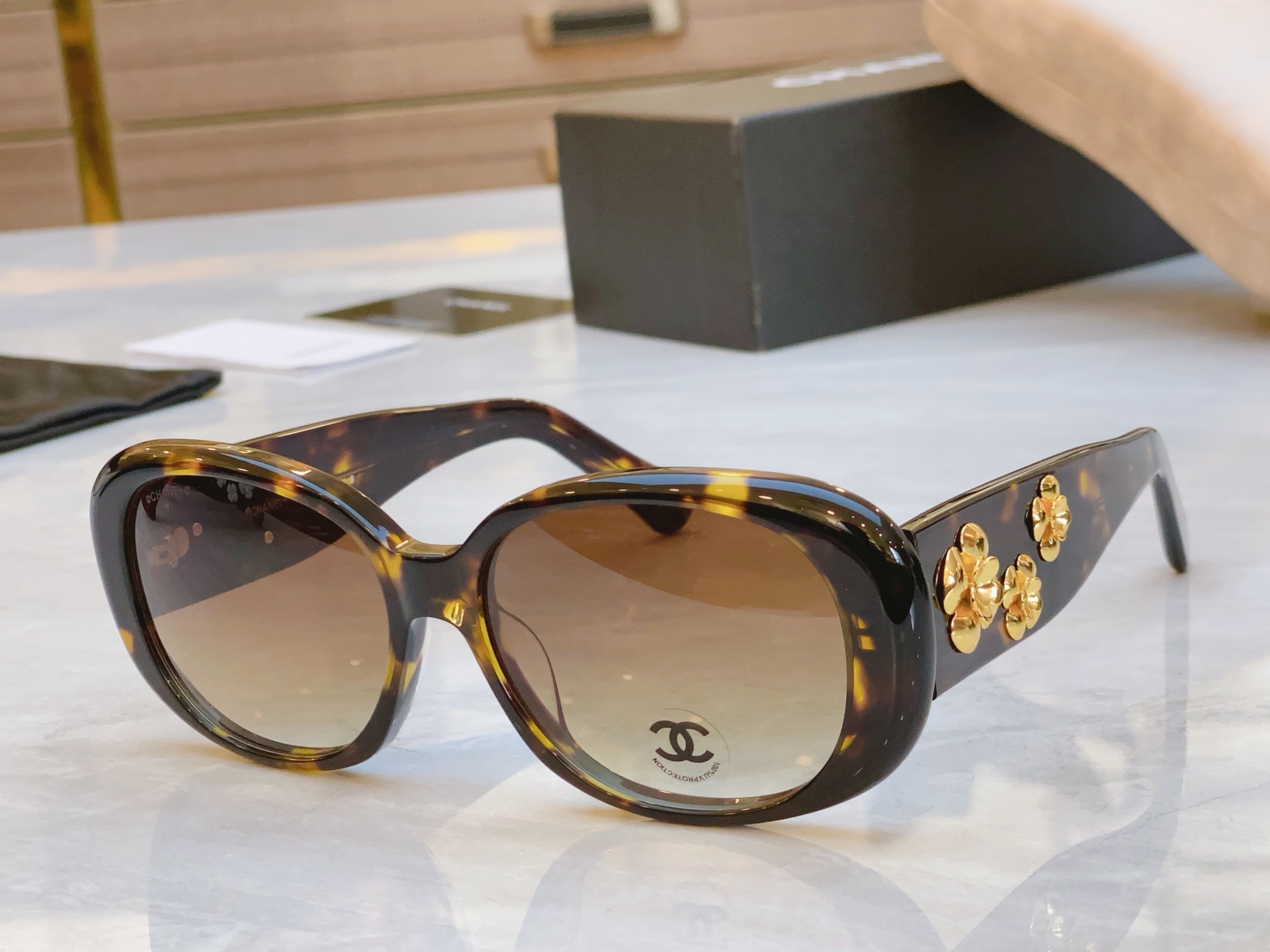 ，【CHANE*】香奈儿新款太阳镜🕶️🕶️，MODEL：CH5113，SIZE：56口16-130