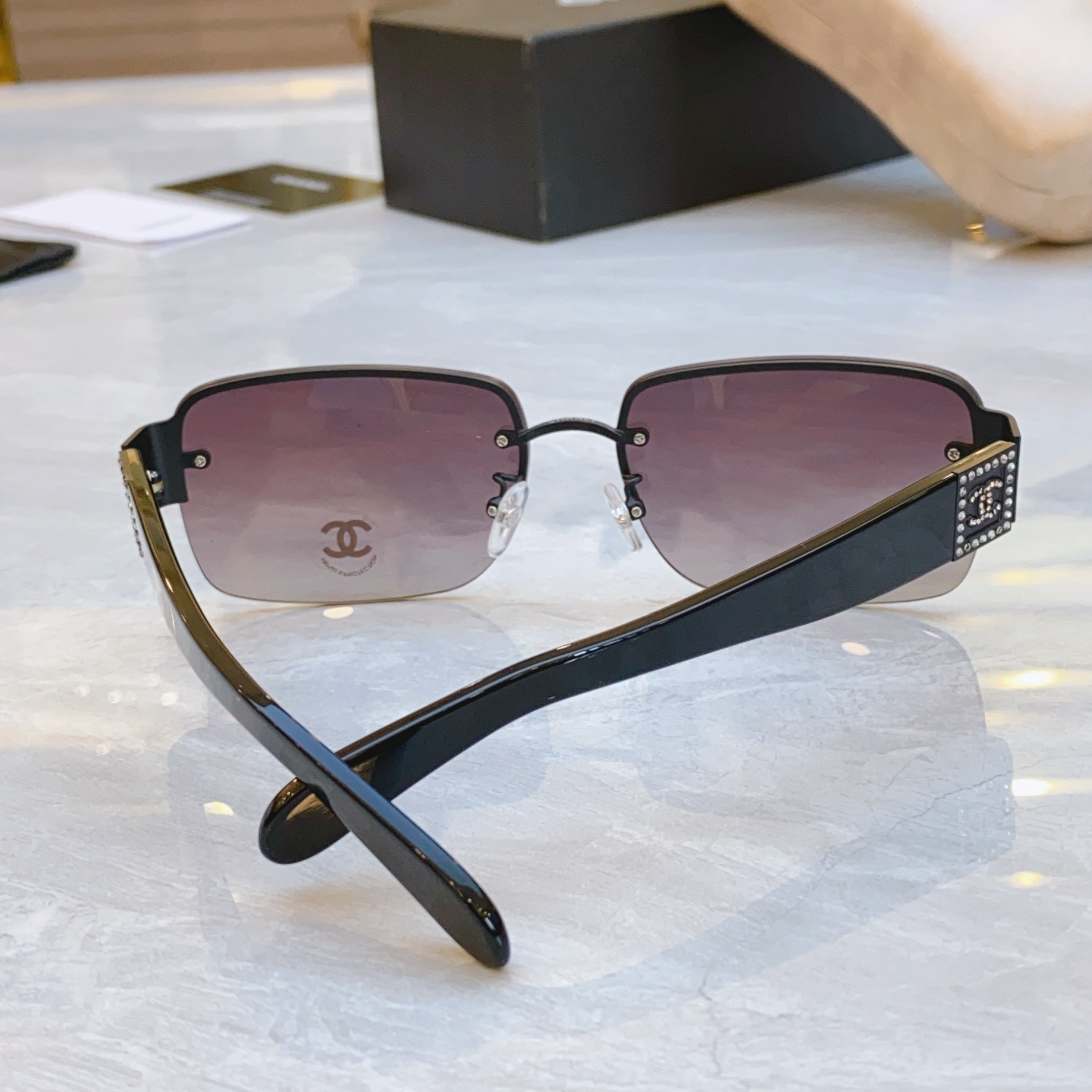 ，【CHANE*】香奈儿新款太阳镜🕶️🕶️，MODEL：CH4117-B，SIZE：62口15-140
