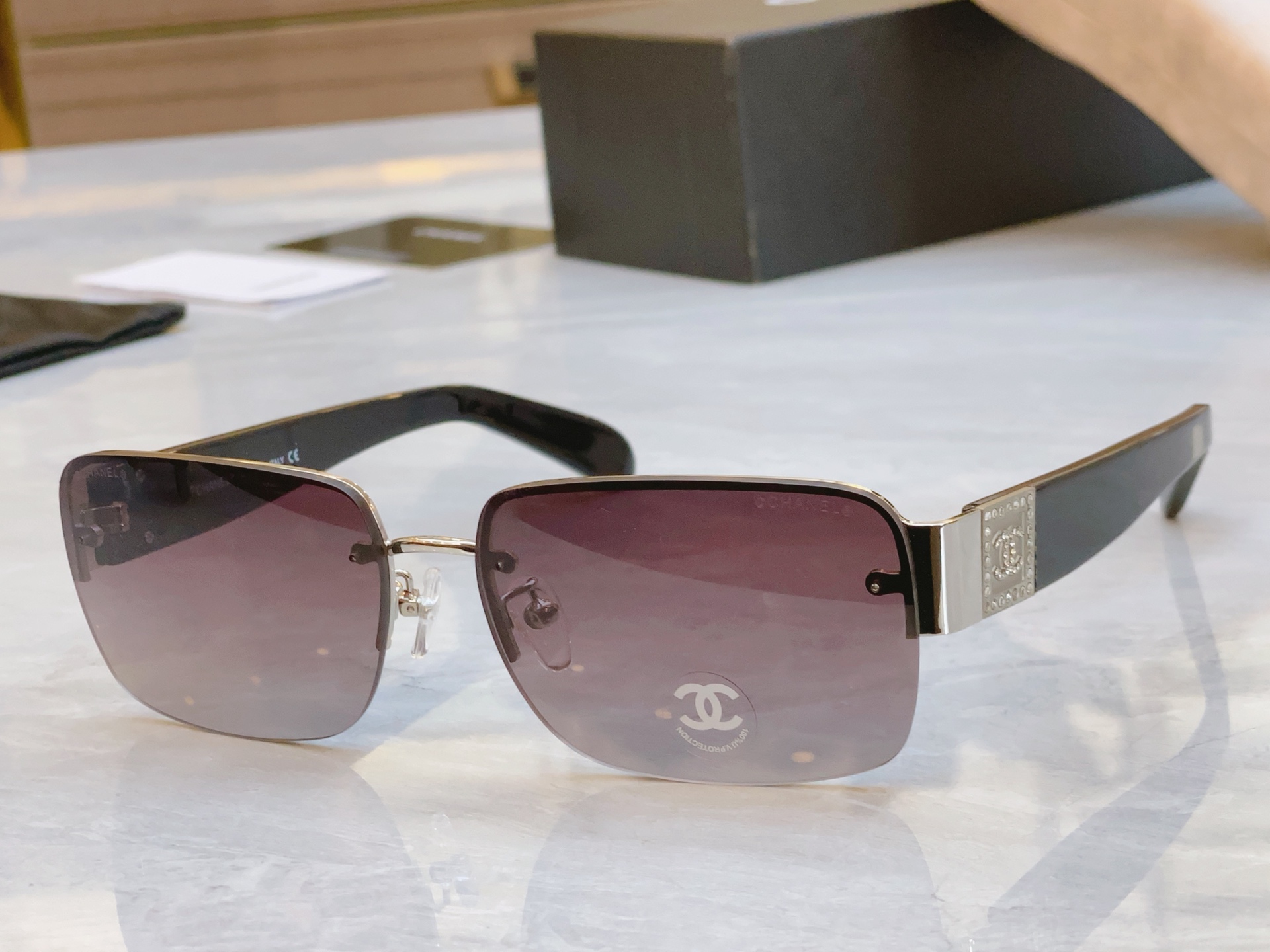 ，【CHANE*】香奈儿新款太阳镜🕶️🕶️，MODEL：CH4117-B，SIZE：62口15-140