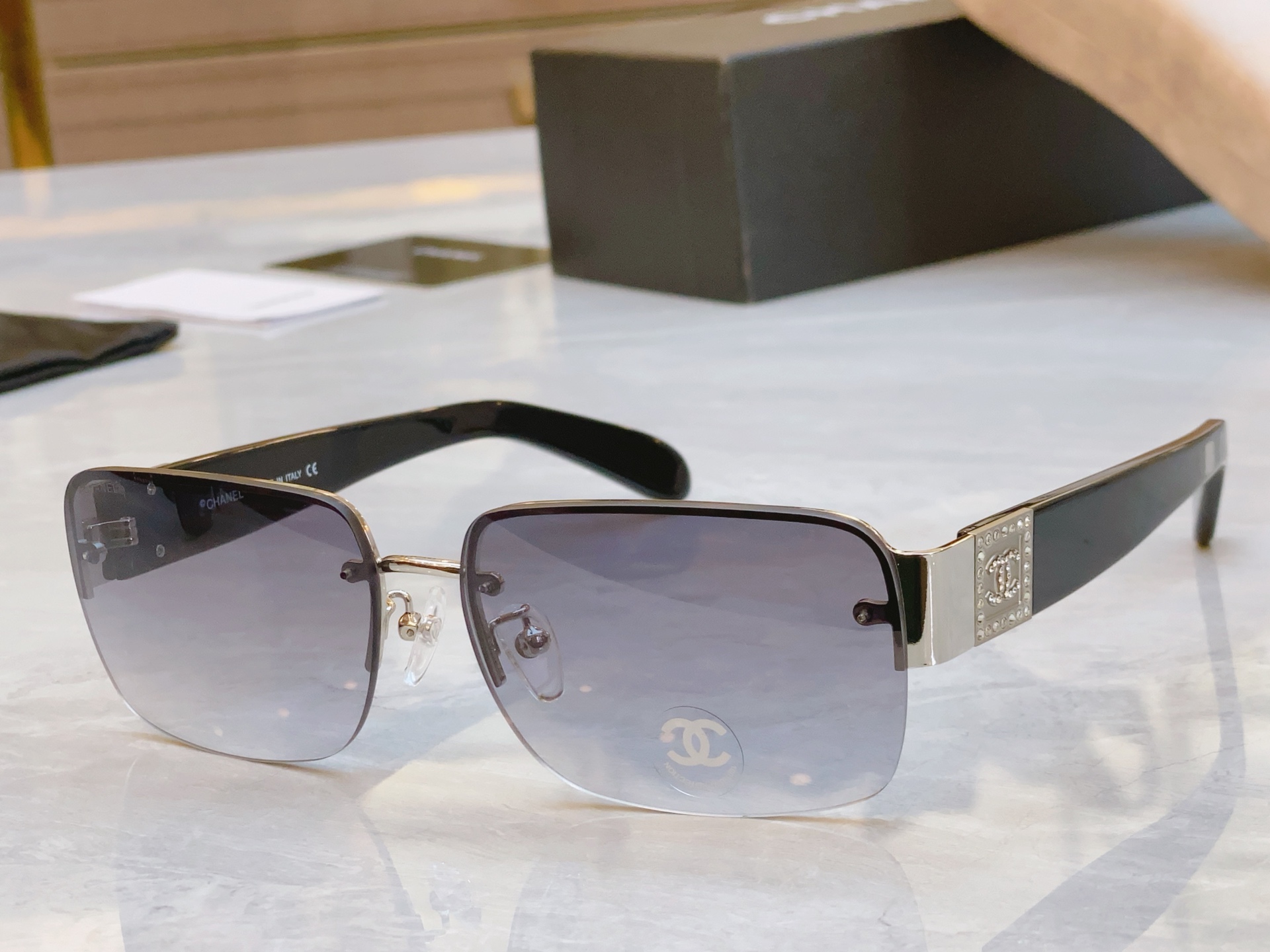 ，【CHANE*】香奈儿新款太阳镜🕶️🕶️，MODEL：CH4117-B，SIZE：62口15-140