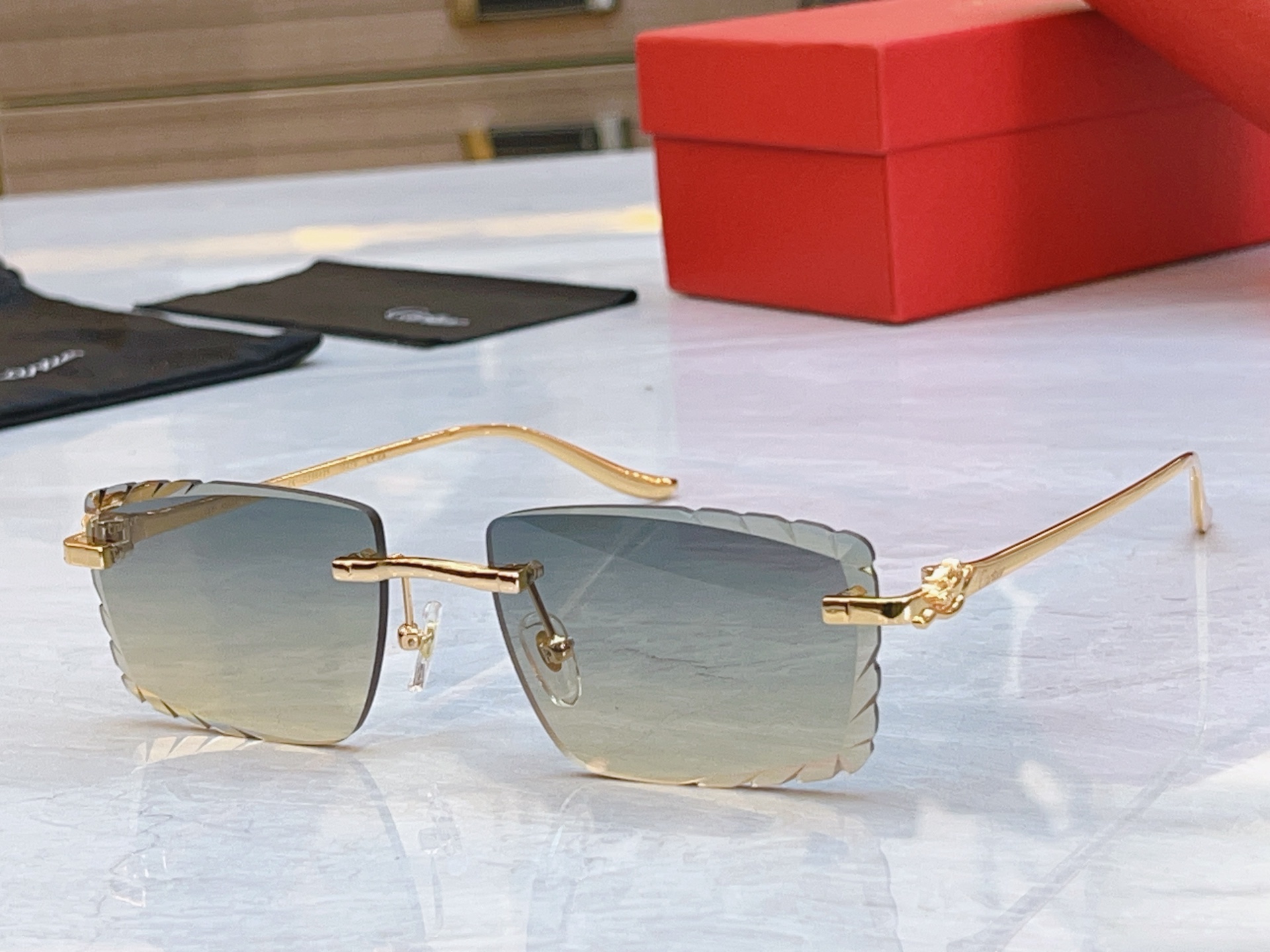 ，【CARTIE*】卡地*亚新款太阳镜，CT0682S，size 56口18-137