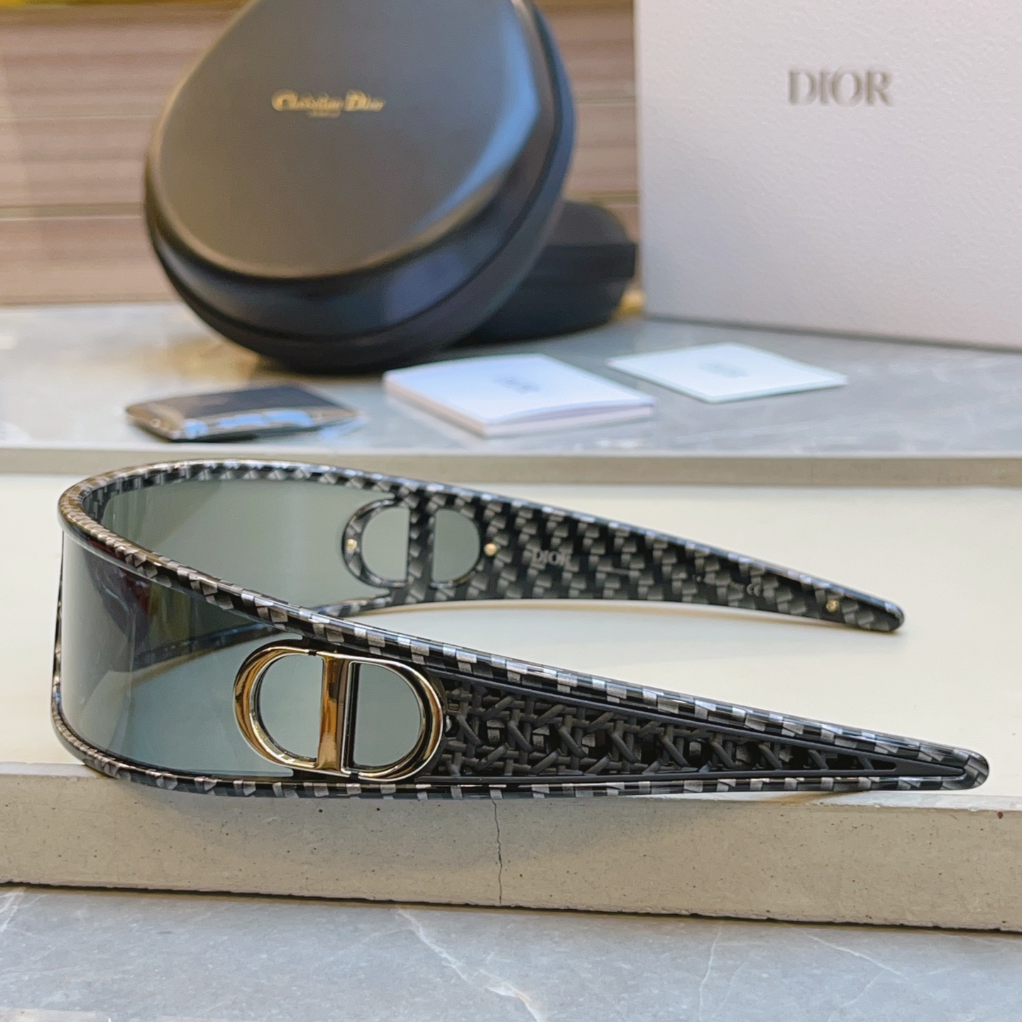 NO:348412,,【DIO*】winter25 CD headband sunglasses MODVeryDiorM1U,SIZE91-11 Original high quality with original box glasses sunglasses, glasses, dior19860909,【DIO*】 winter25 CD发箍式太阳镜 MODVeryDiorM1U,SIZE91-11 原单高品质 配原版盒眼镜墨镜太阳镜,眼镜,dior,glasses