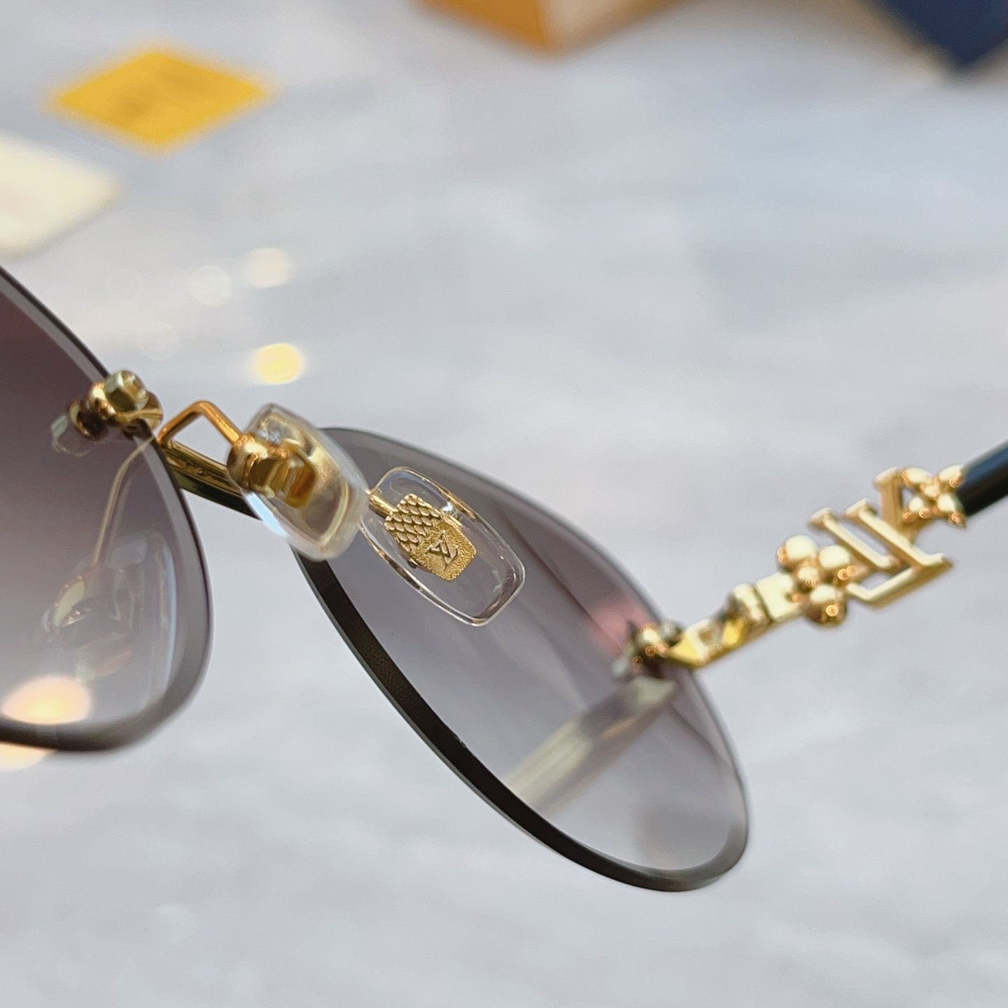 ，【LOUIS VUITTO*】路易*威登新款太阳镜，MODEL：Z24591，SIZE：64口16-1