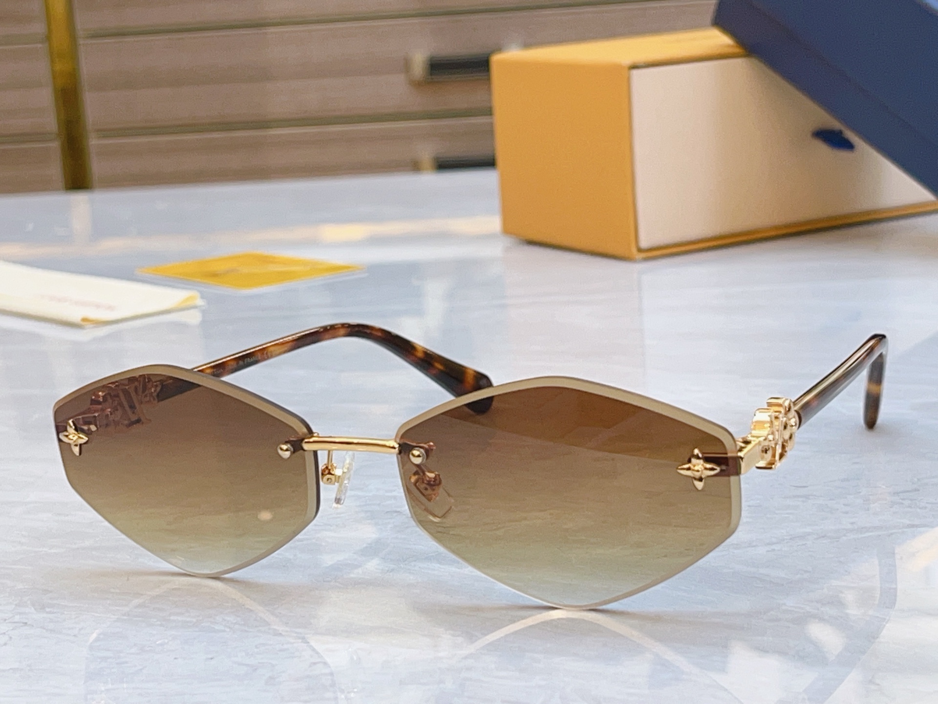 ，【LOUIS VUITTO*】路易*威登新款太阳镜，MODEL：Z24601，SIZE：63口167-