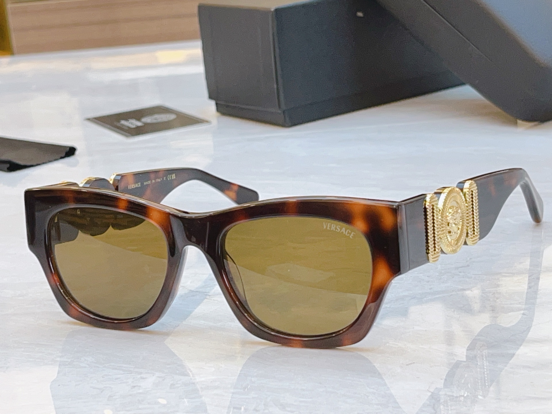 ，【VERSAC*】范思*哲新款太阳镜，MODEL：VE 6787，SIZE：54口20-148