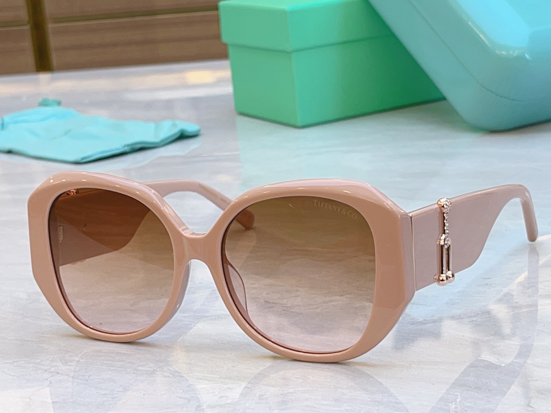 ，【Tiffany & Co.】蒂芙*尼新款太阳镜🕶️，Mod：TF4207，Size：55口17-14