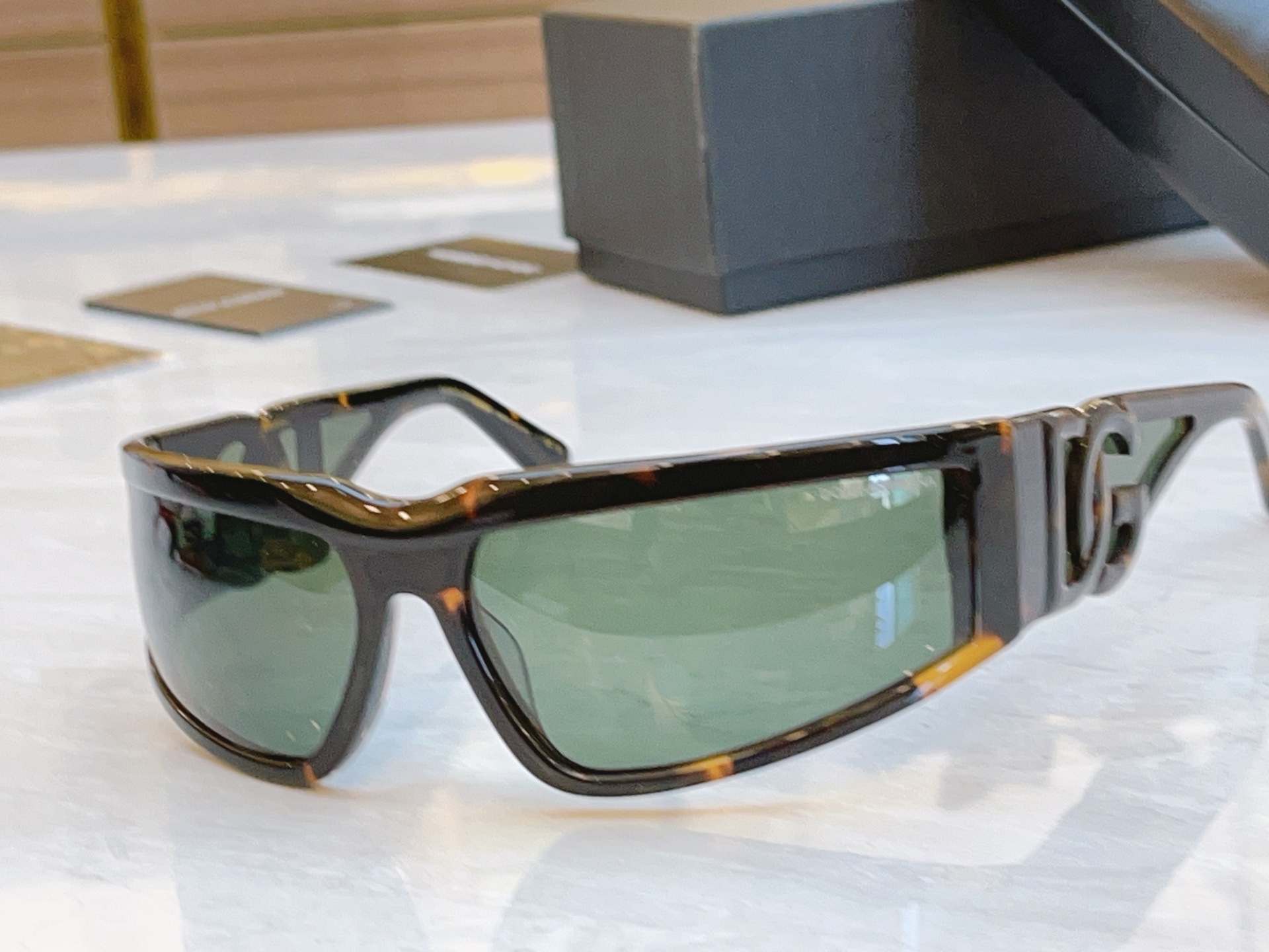 ，【DOLCE & GABBAN*】D*G新款太阳镜，MODEL：DG6198，SIZE：63口16-1