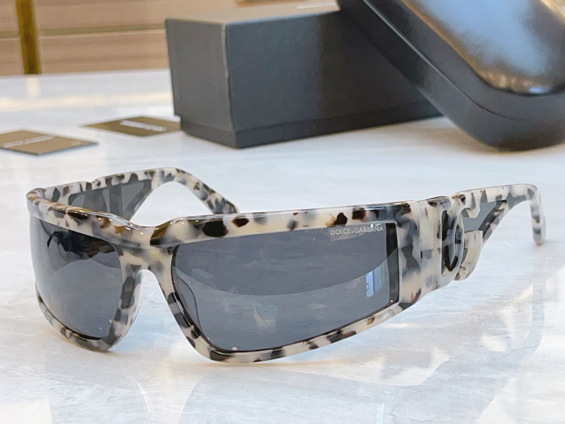 ，【DOLCE & GABBAN*】D*G新款太阳镜，MODEL：DG6198，SIZE：63口16-1