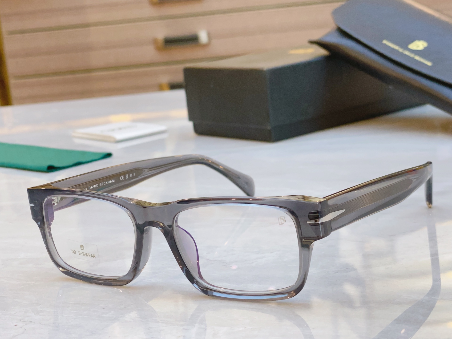 NO:255480,,【DAVID BECKH*】Baker*ham new sunglasses, MODELDB1170/F, SIZE53-mouth 18-145 glasses, sunglasses, glasses19860909,【DAVID BECKH*】贝克*汉姆新款太阳镜,MODELDB1170/F,SIZE53口18-145眼镜墨镜太阳镜,眼镜,glasses