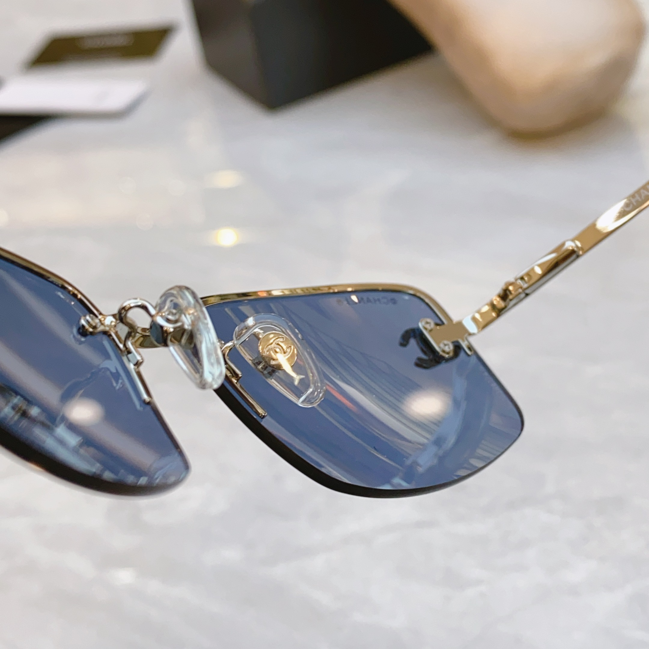 ，【CHANE*】香奈儿新款太阳镜🕶️🕶️，MODEL：CH4093-B，SIZE：56口16-130