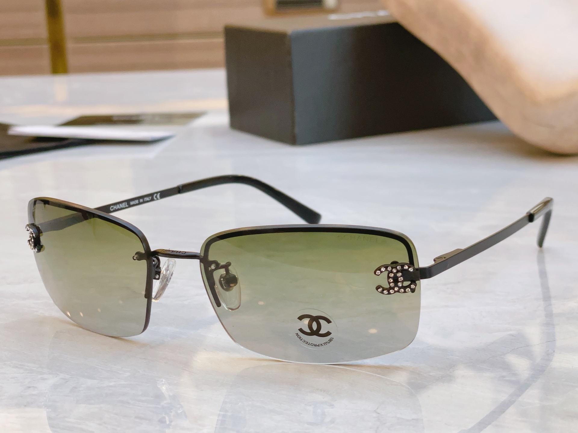 ，【CHANE*】香奈儿新款太阳镜🕶️🕶️，MODEL：CH4093-B，SIZE：56口16-130