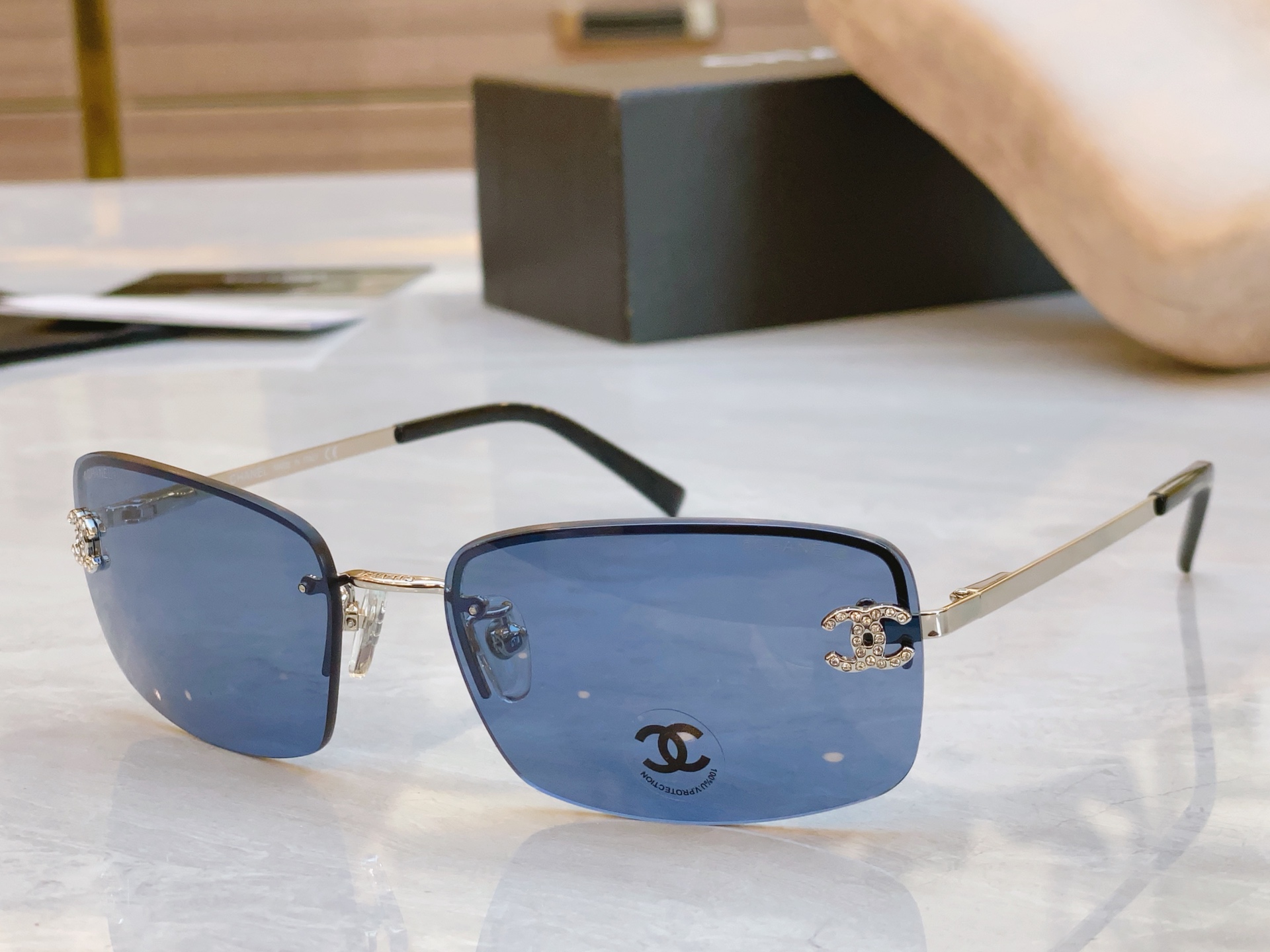 ，【CHANE*】香奈儿新款太阳镜🕶️🕶️，MODEL：CH4093-B，SIZE：56口16-130