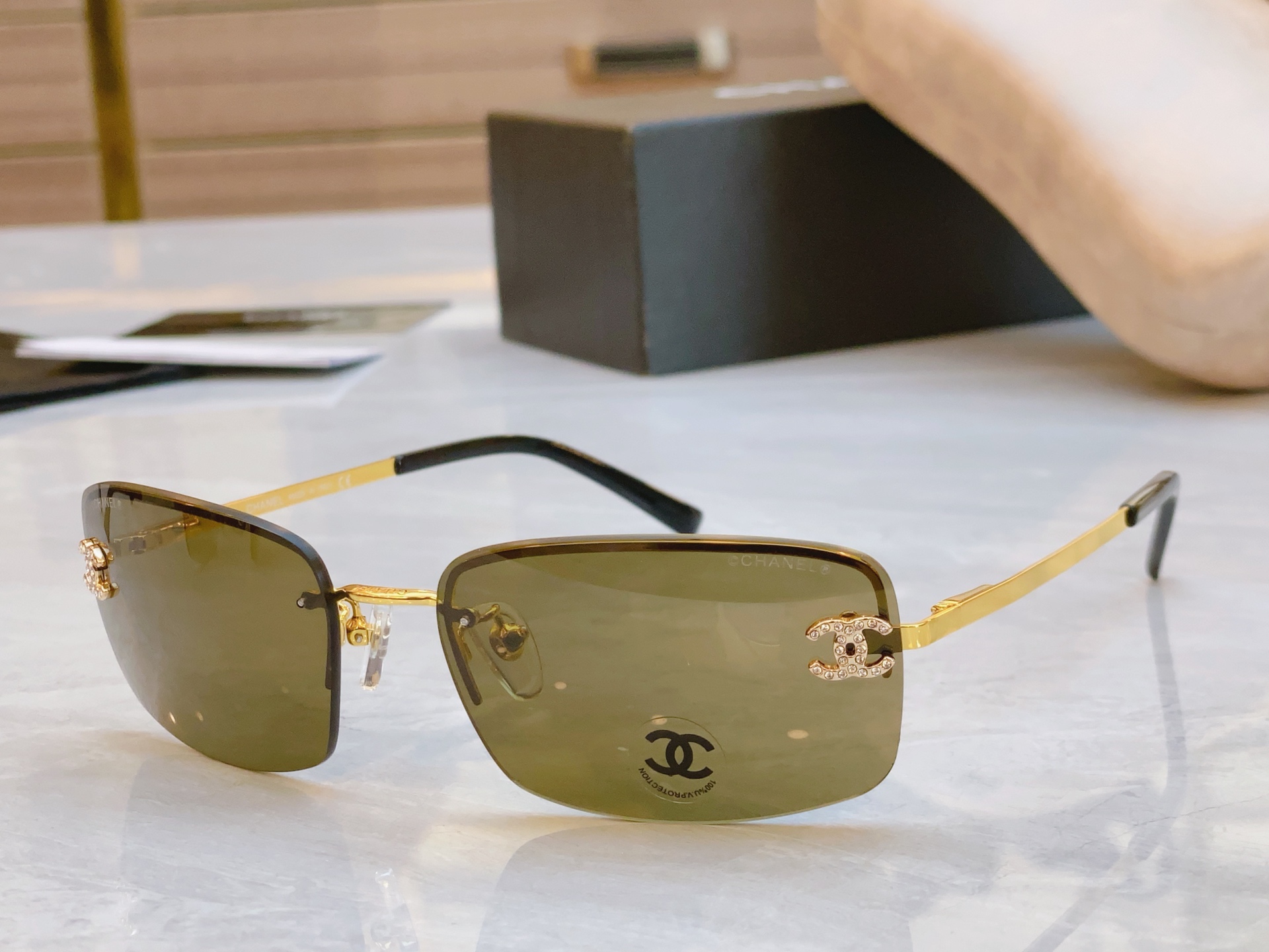 ，【CHANE*】香奈儿新款太阳镜🕶️🕶️，MODEL：CH4093-B，SIZE：56口16-130